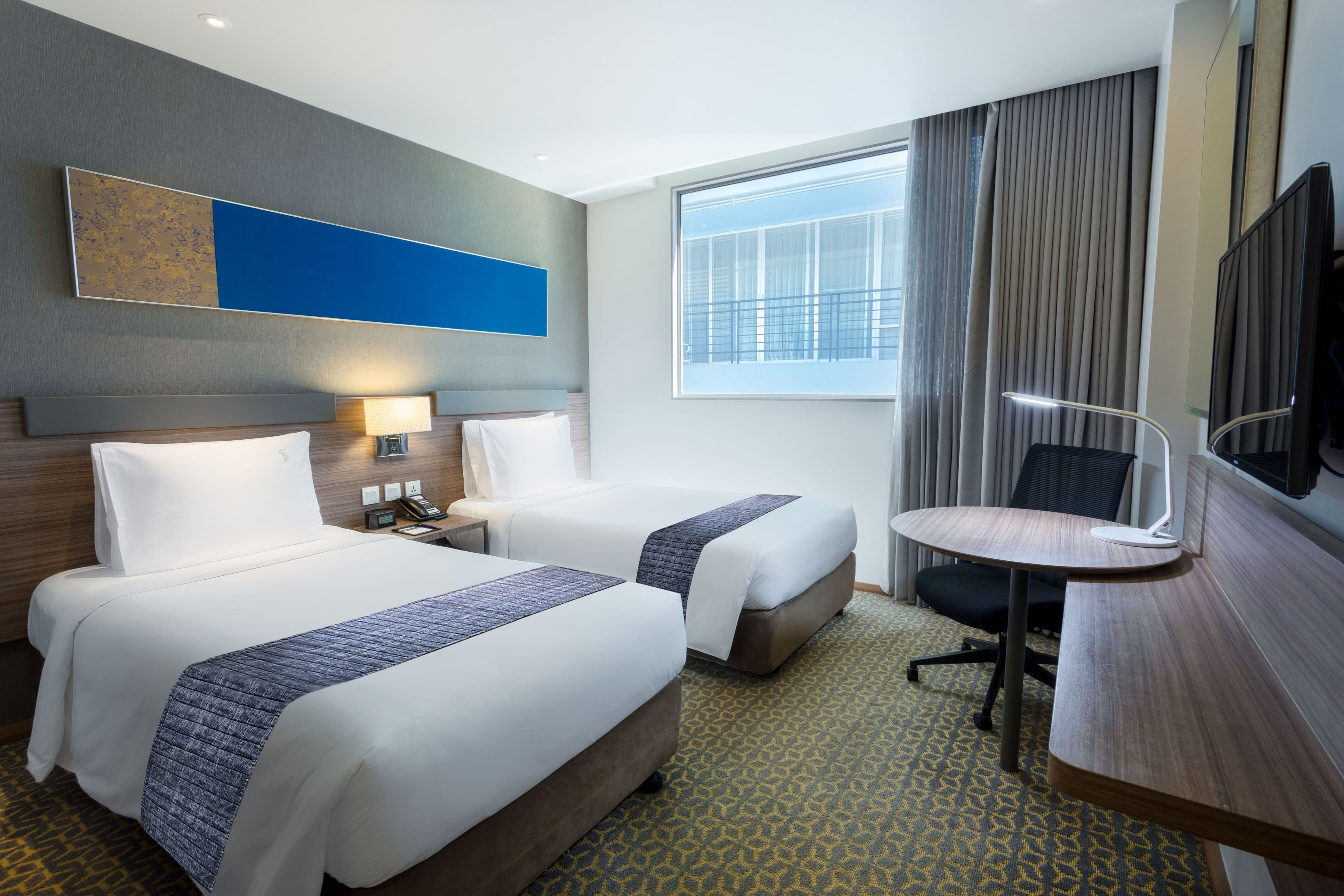 Holiday Inn Express Bangkok Sathorn — 10