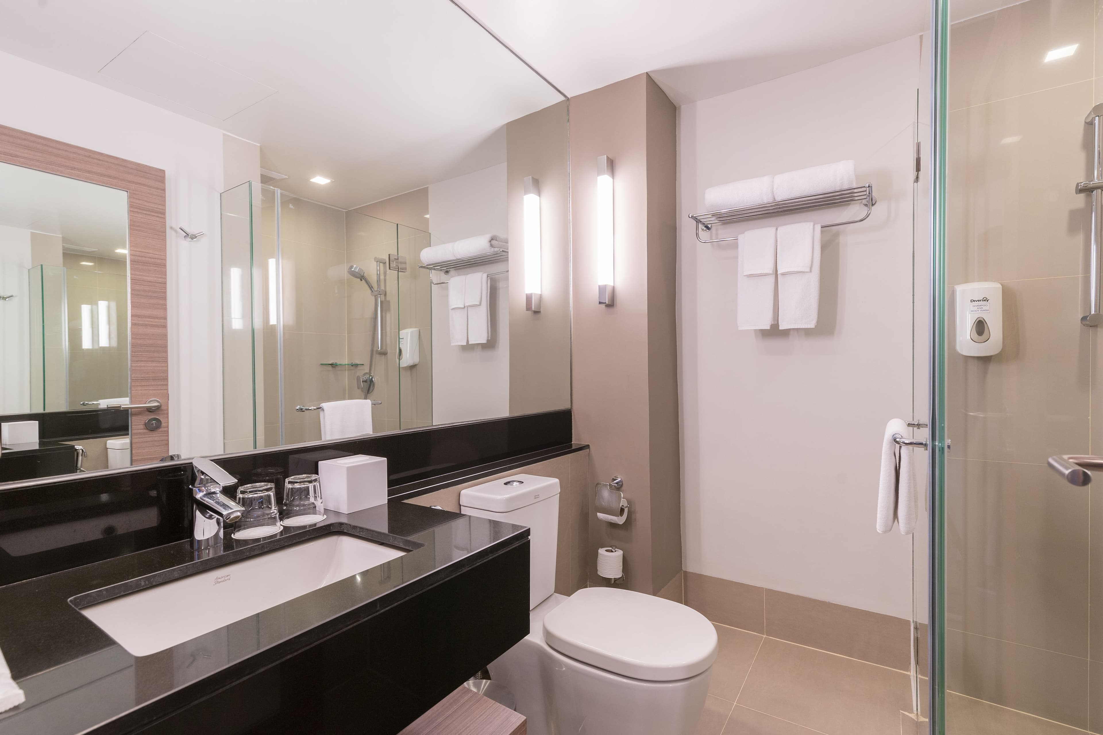 Holiday Inn Express Bangkok Sathorn — 8