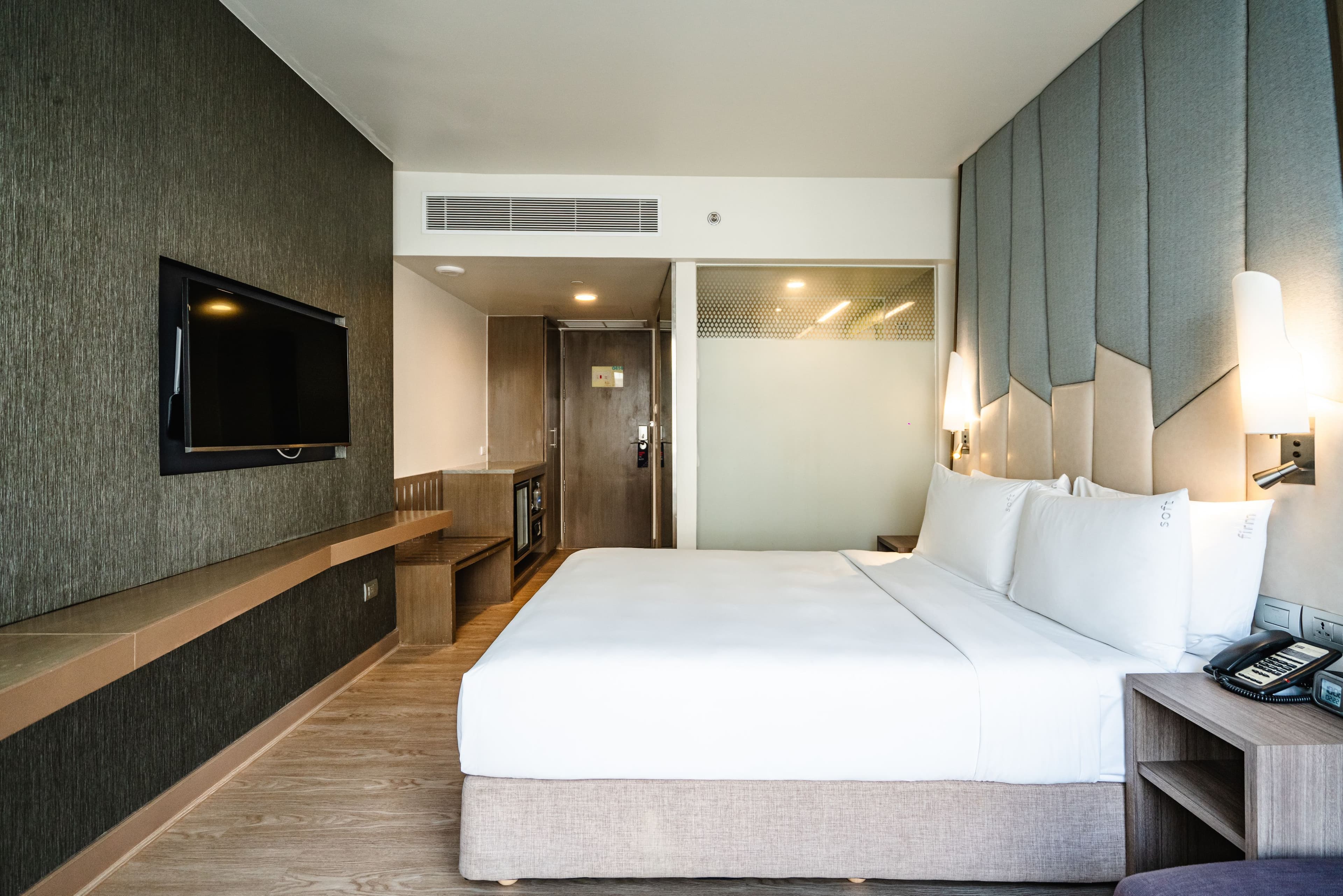 Standard Room With Free Breakfast - Image 17