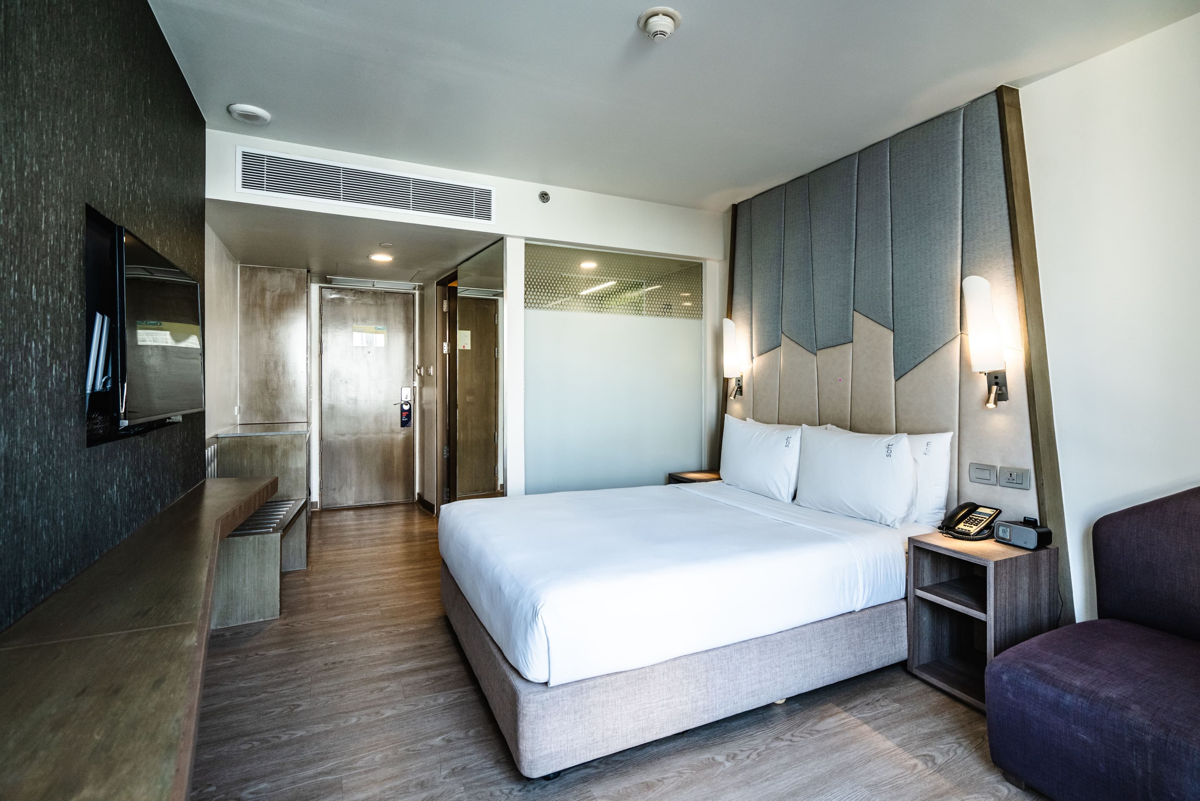 Standard Room With Free Breakfast - Image 12