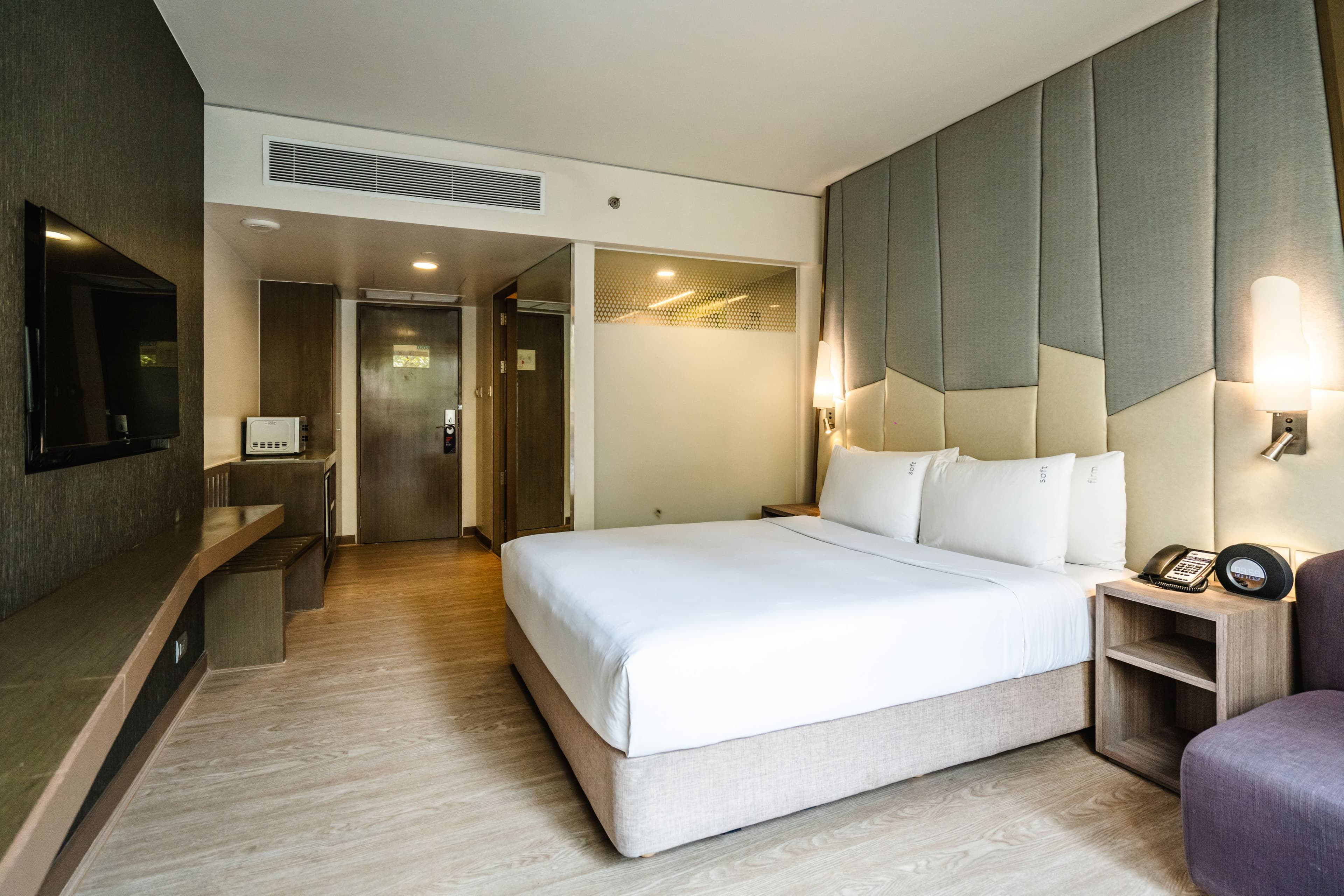 Standard Room With Free Breakfast - Image 19