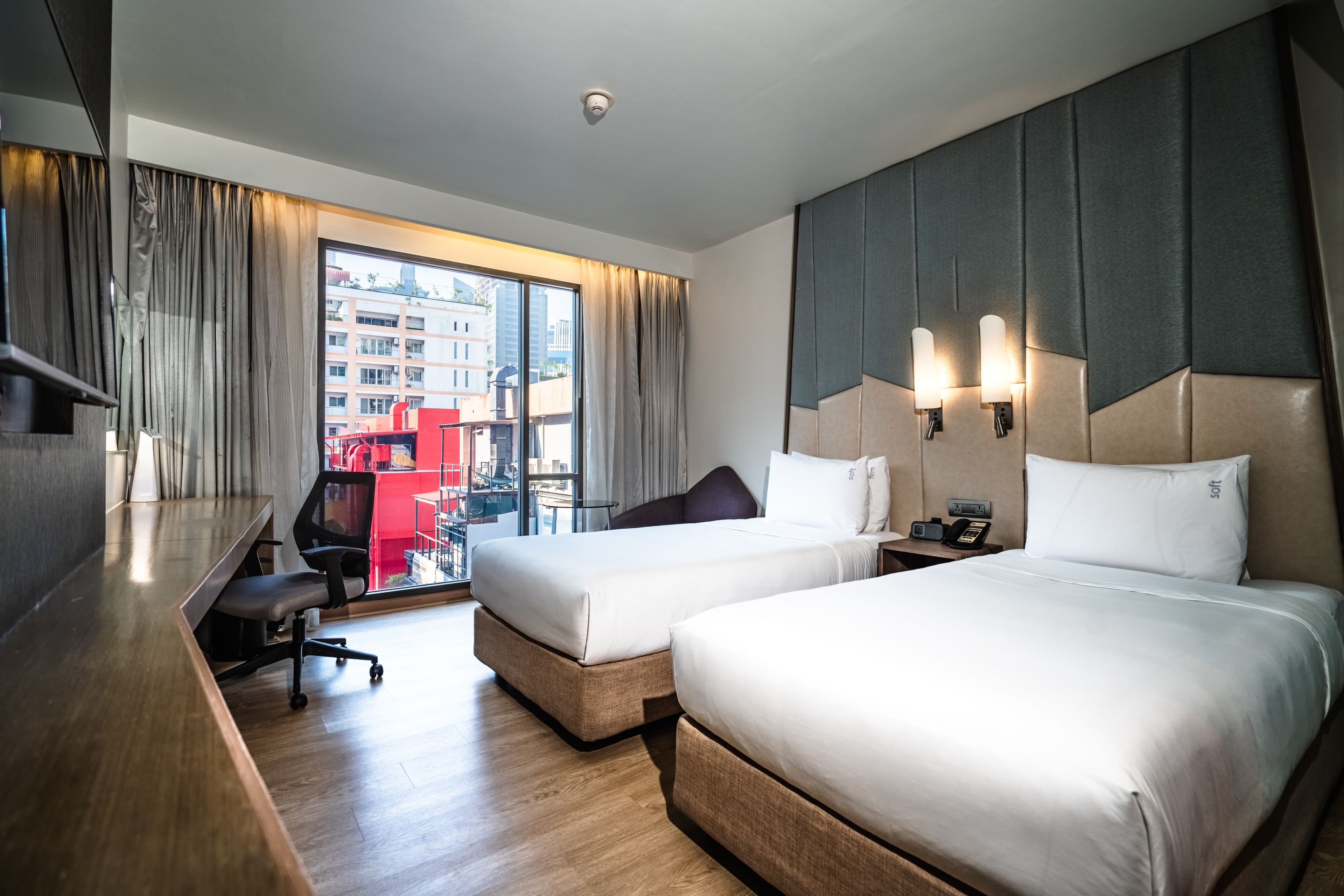 Holiday Inn Express Bangkok Sukhumvit 11 — 56
