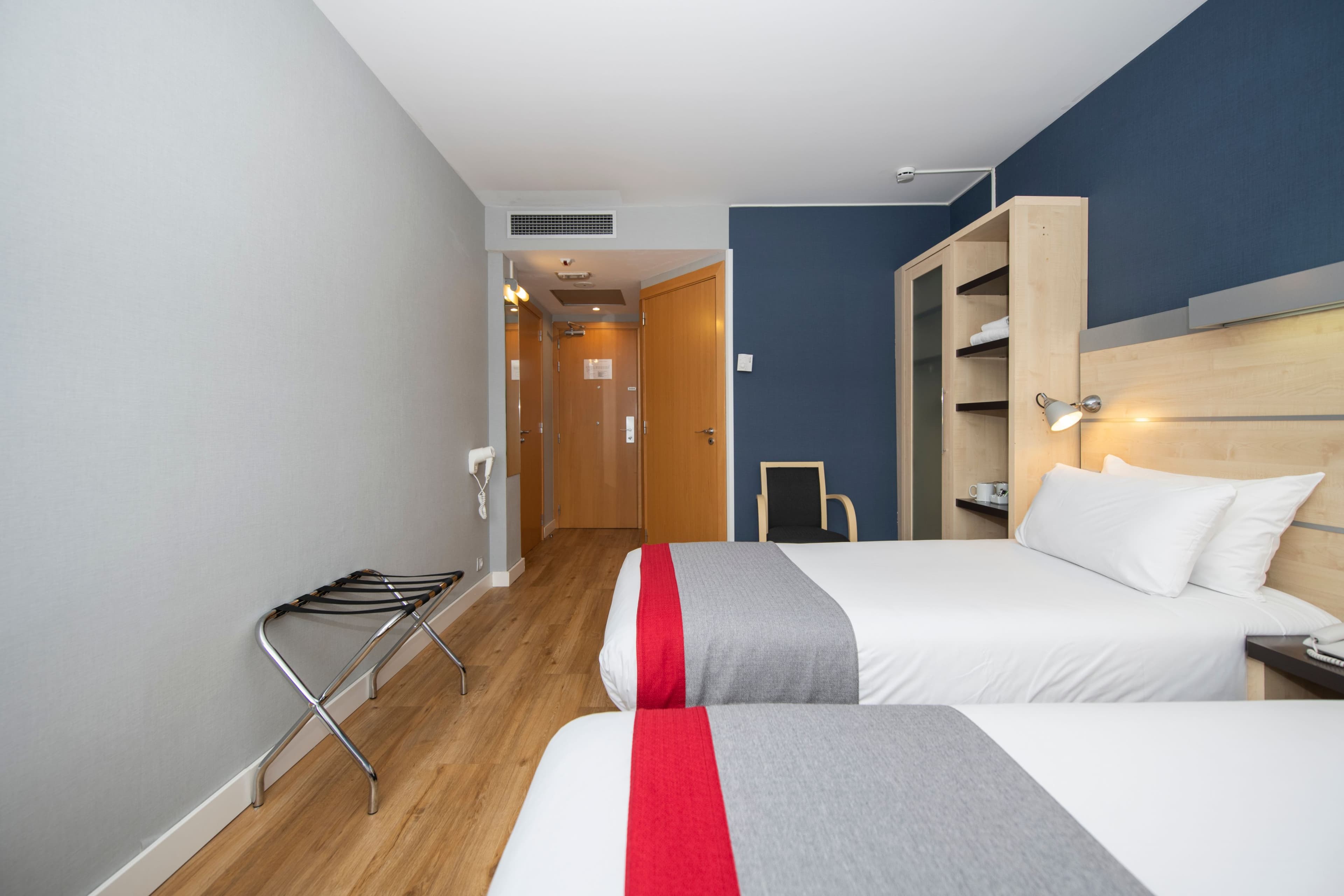 Holiday Inn Express Barcelona - Molins de Rei - Image 2
