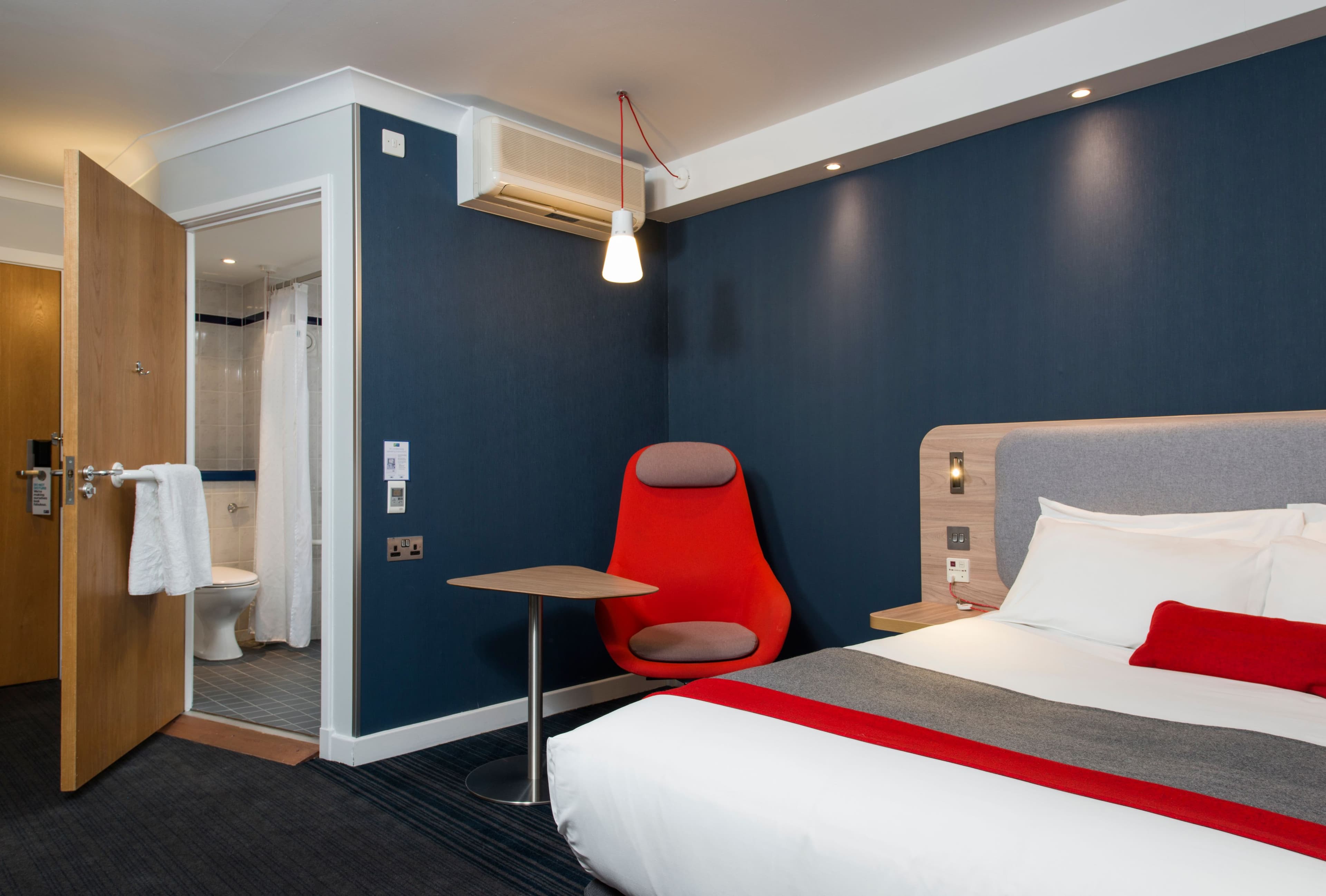 1 Double Accessible with Free Hot Breakfast - Image 3