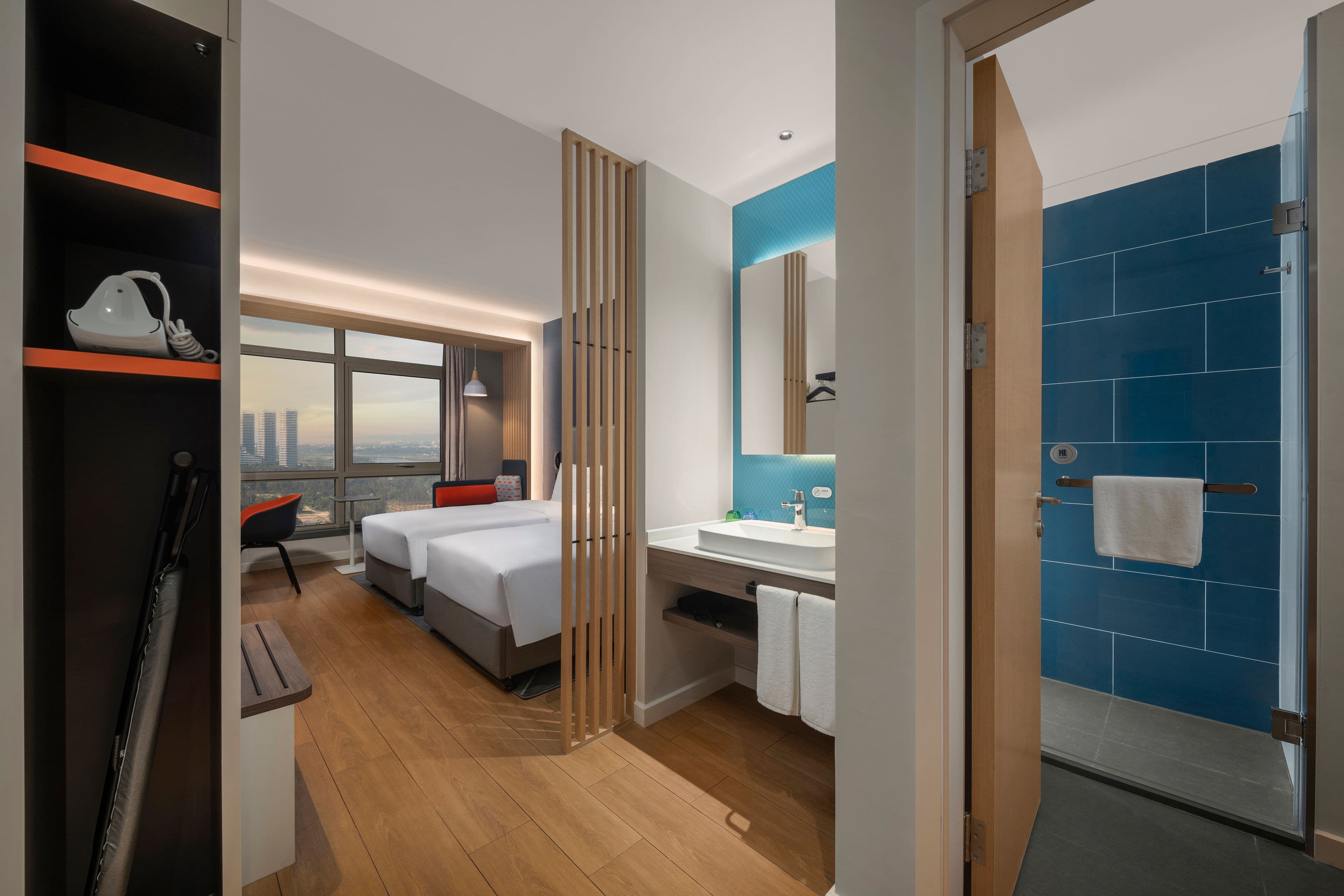 Holiday Inn Express Beihai Silver Beach — 11