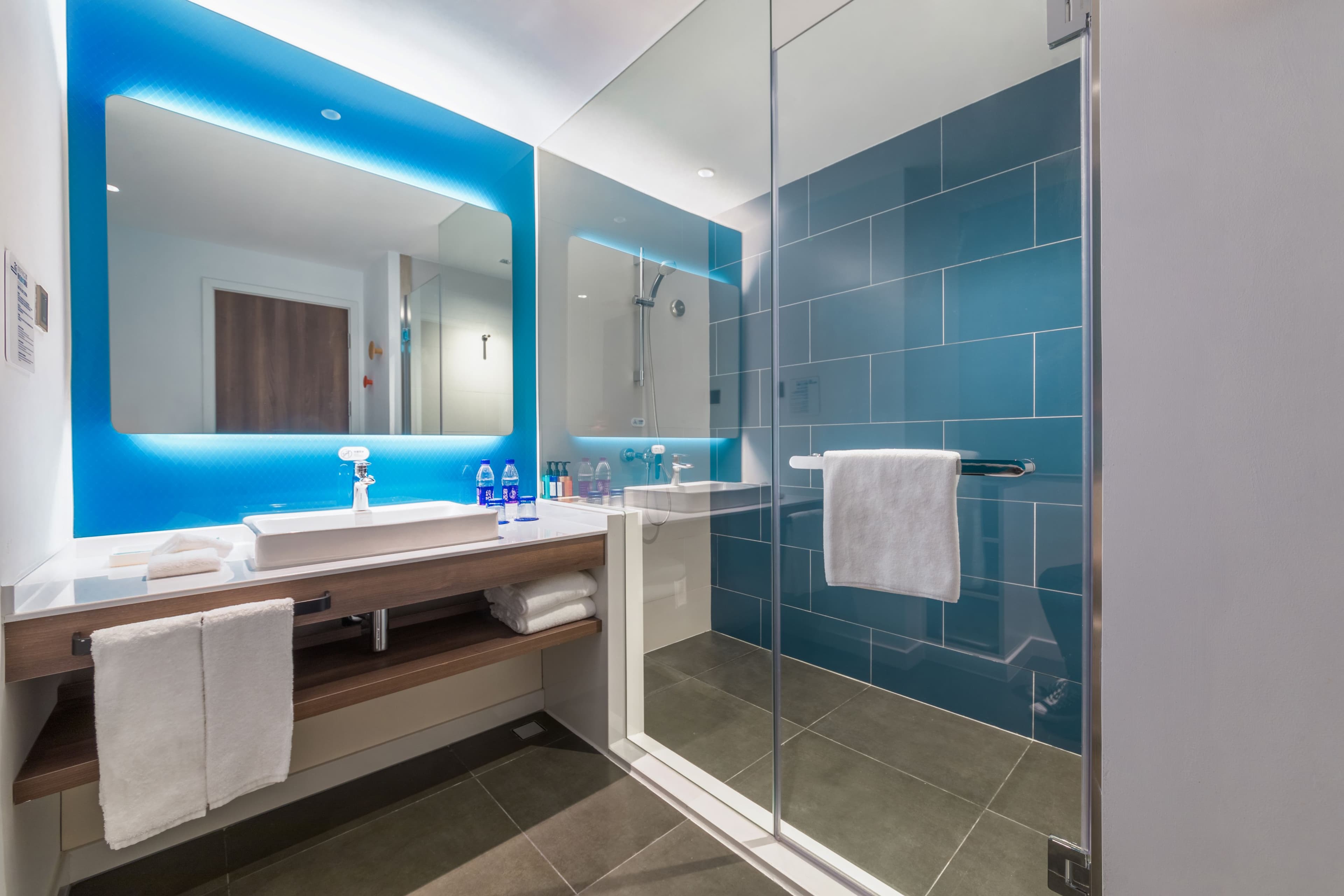 Holiday Inn Express Beijing Shijingshan Lakeview - Image 5