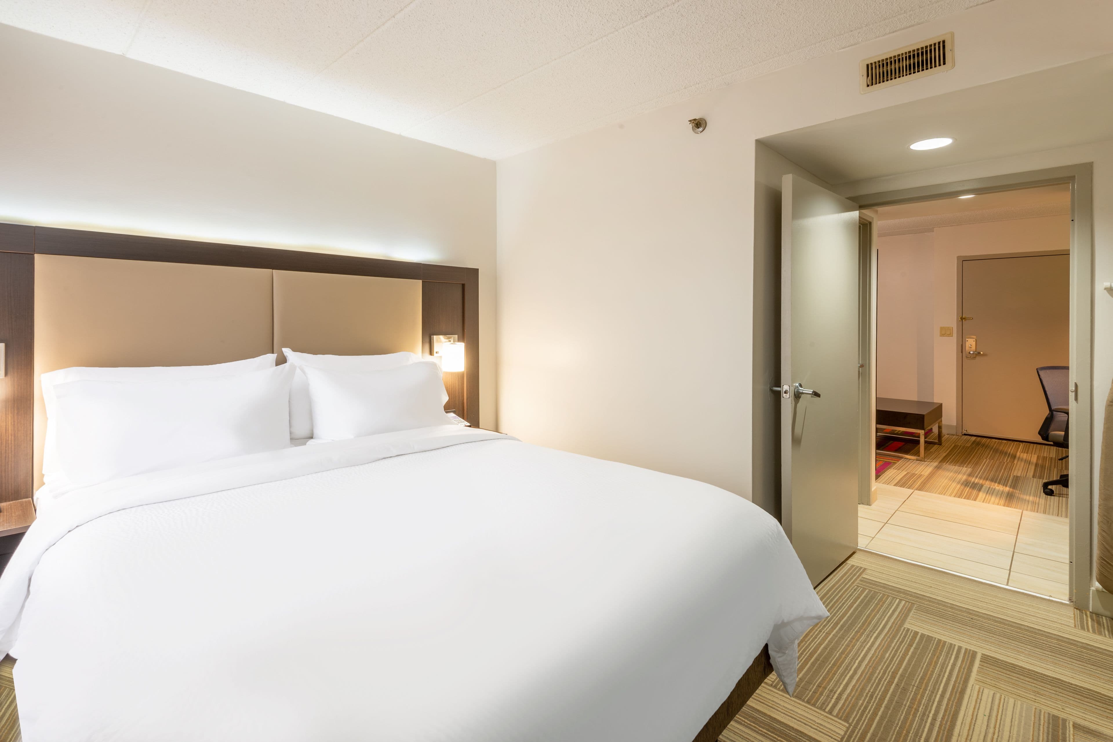 Holiday Inn Express Philadelphia NE - Bensalem — 7