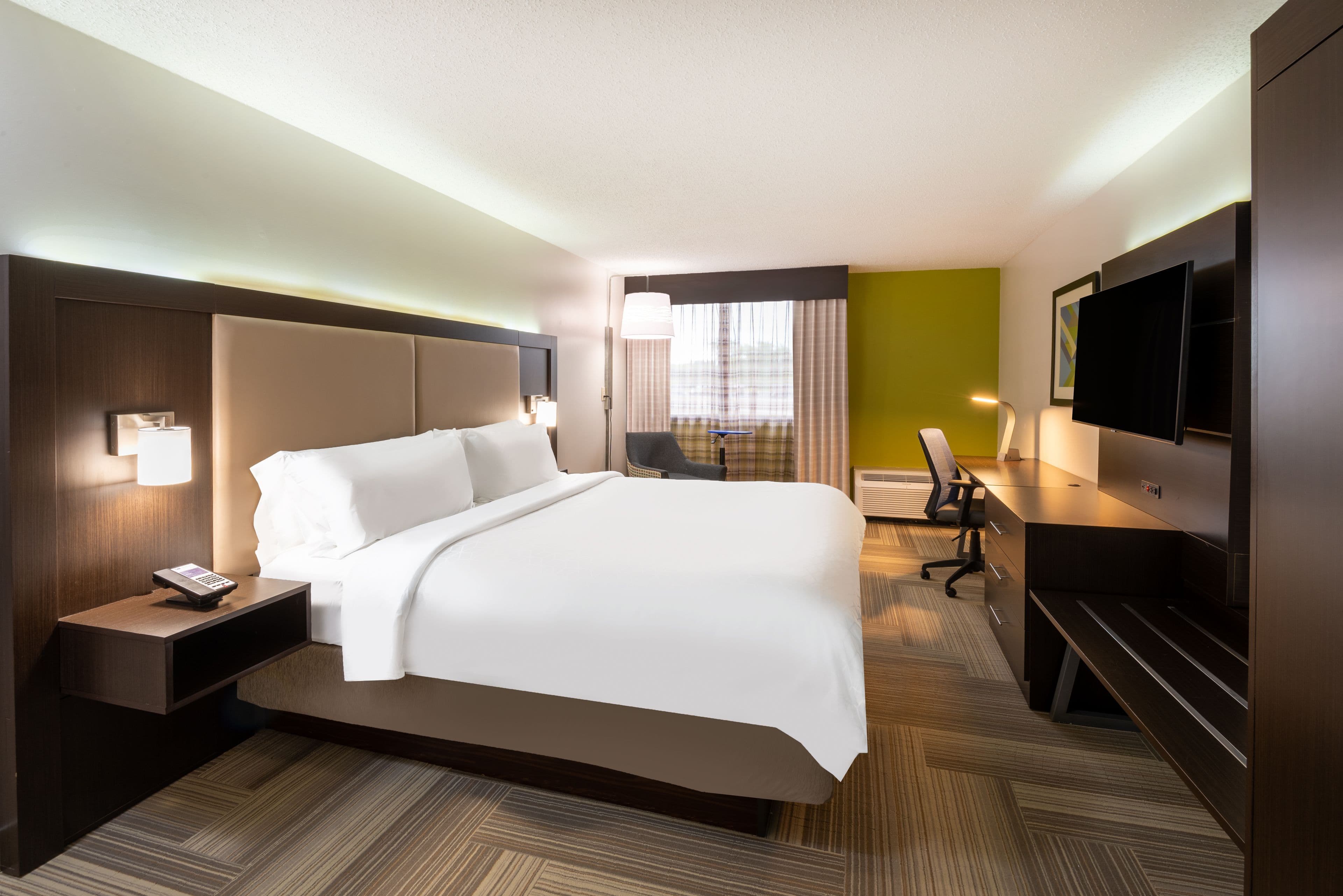 Holiday Inn Express Philadelphia NE - Bensalem - Image 4