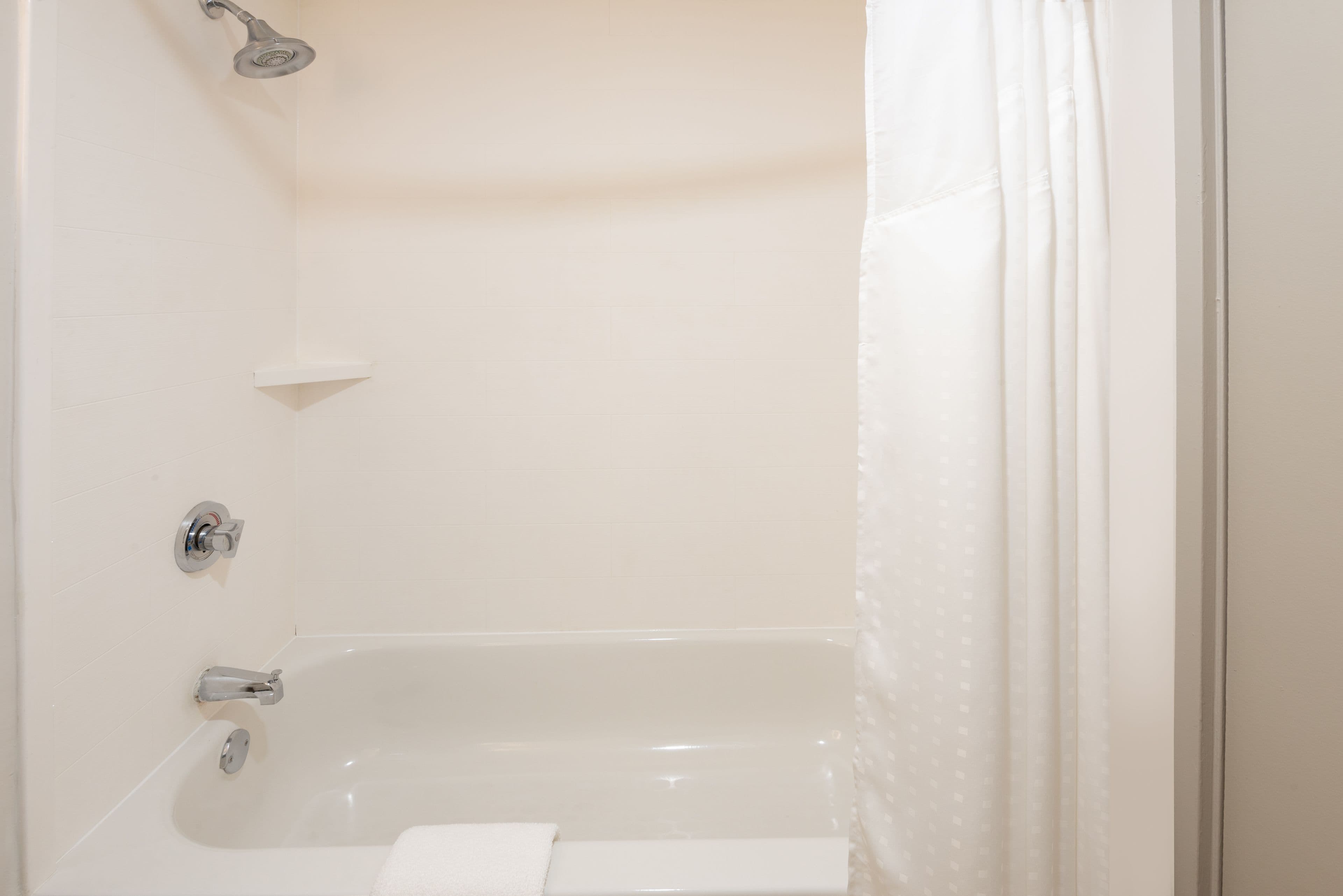 Holiday Inn Express Philadelphia NE - Bensalem — 11