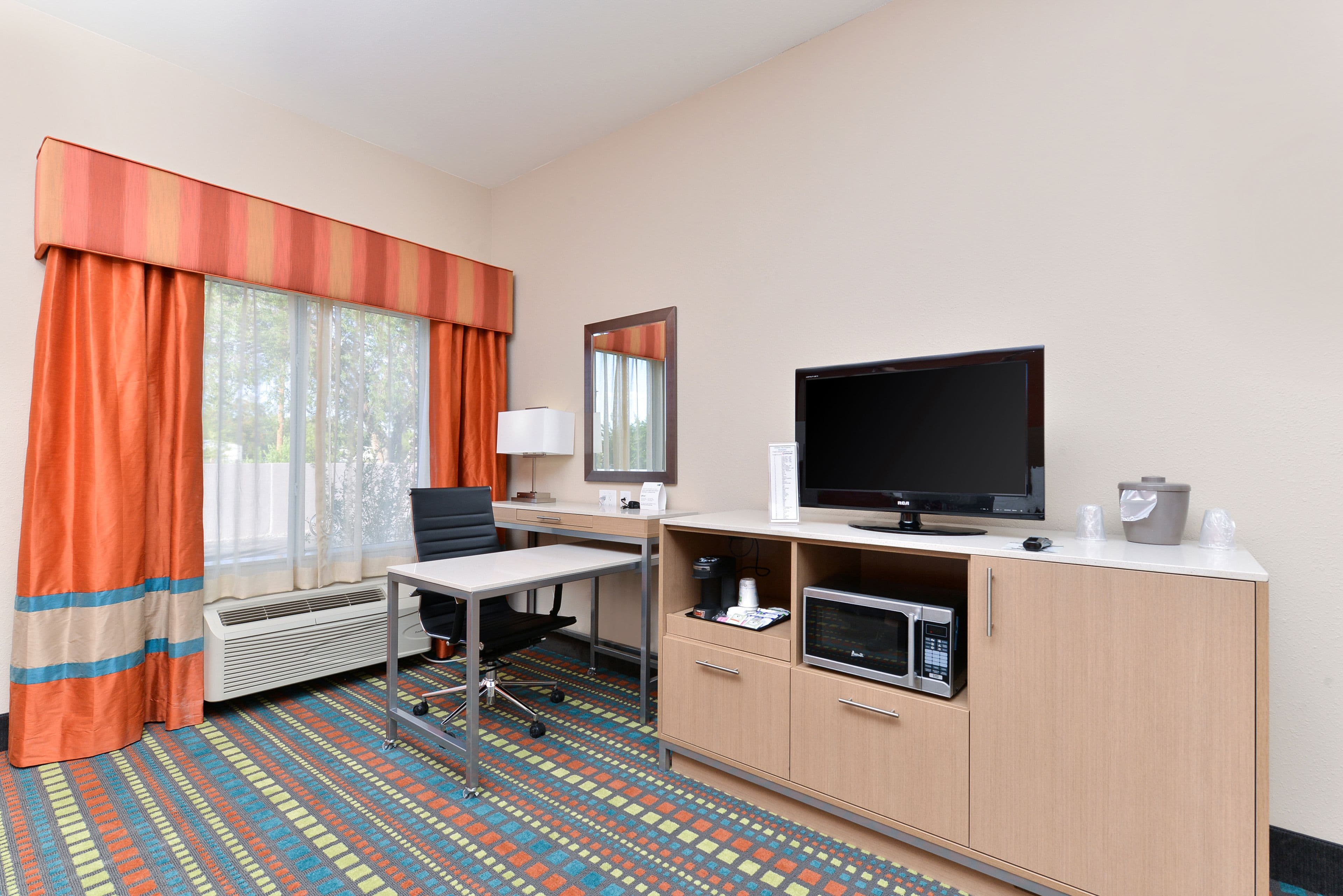 Holiday Inn Express Albuquerque N - Bernalillo — 8