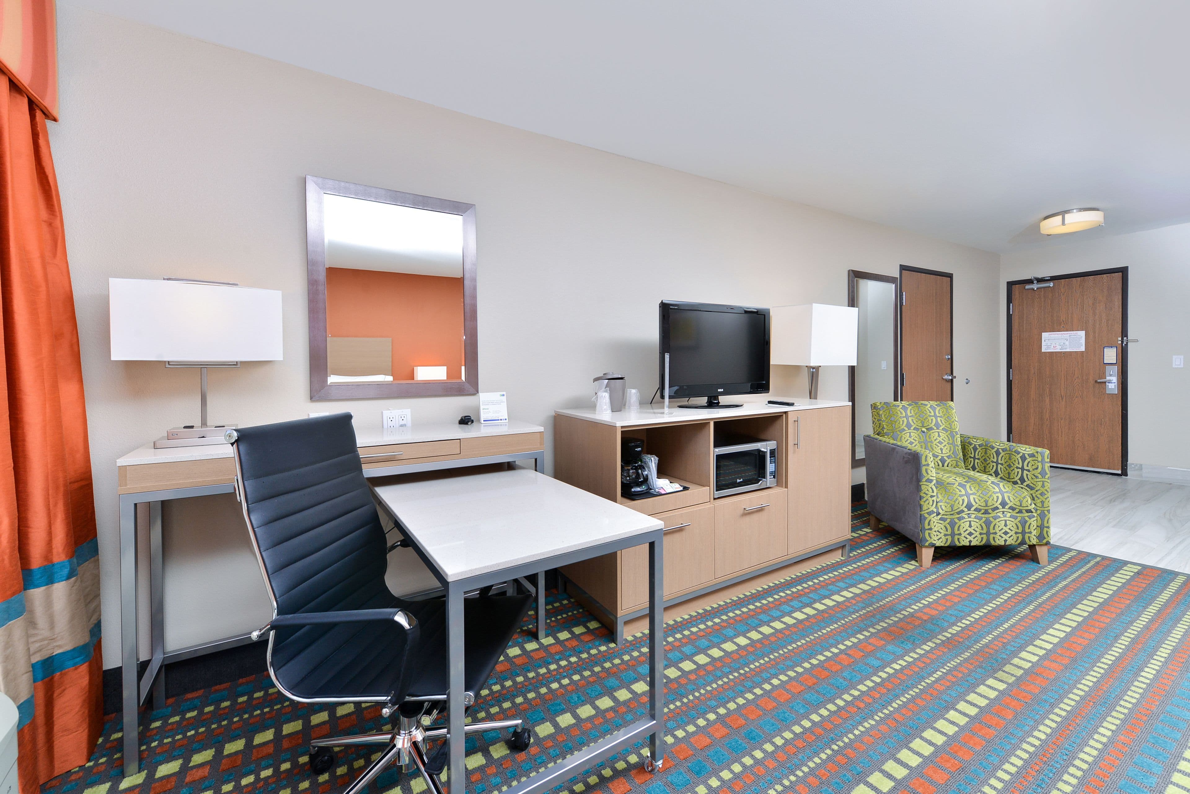 Holiday Inn Express Albuquerque N - Bernalillo - Image 4