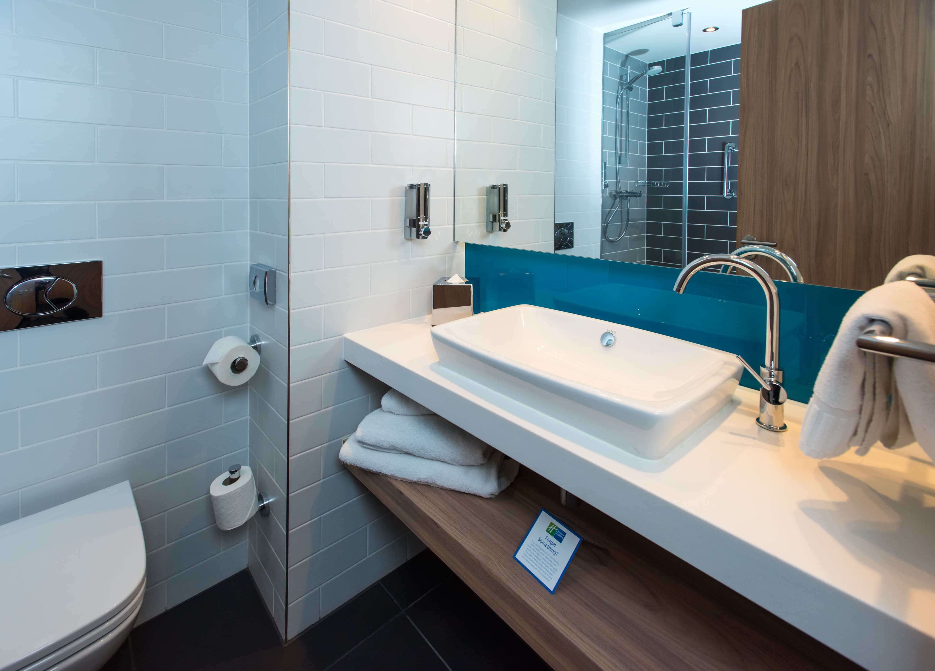 Holiday Inn Express Bicester - Image 4