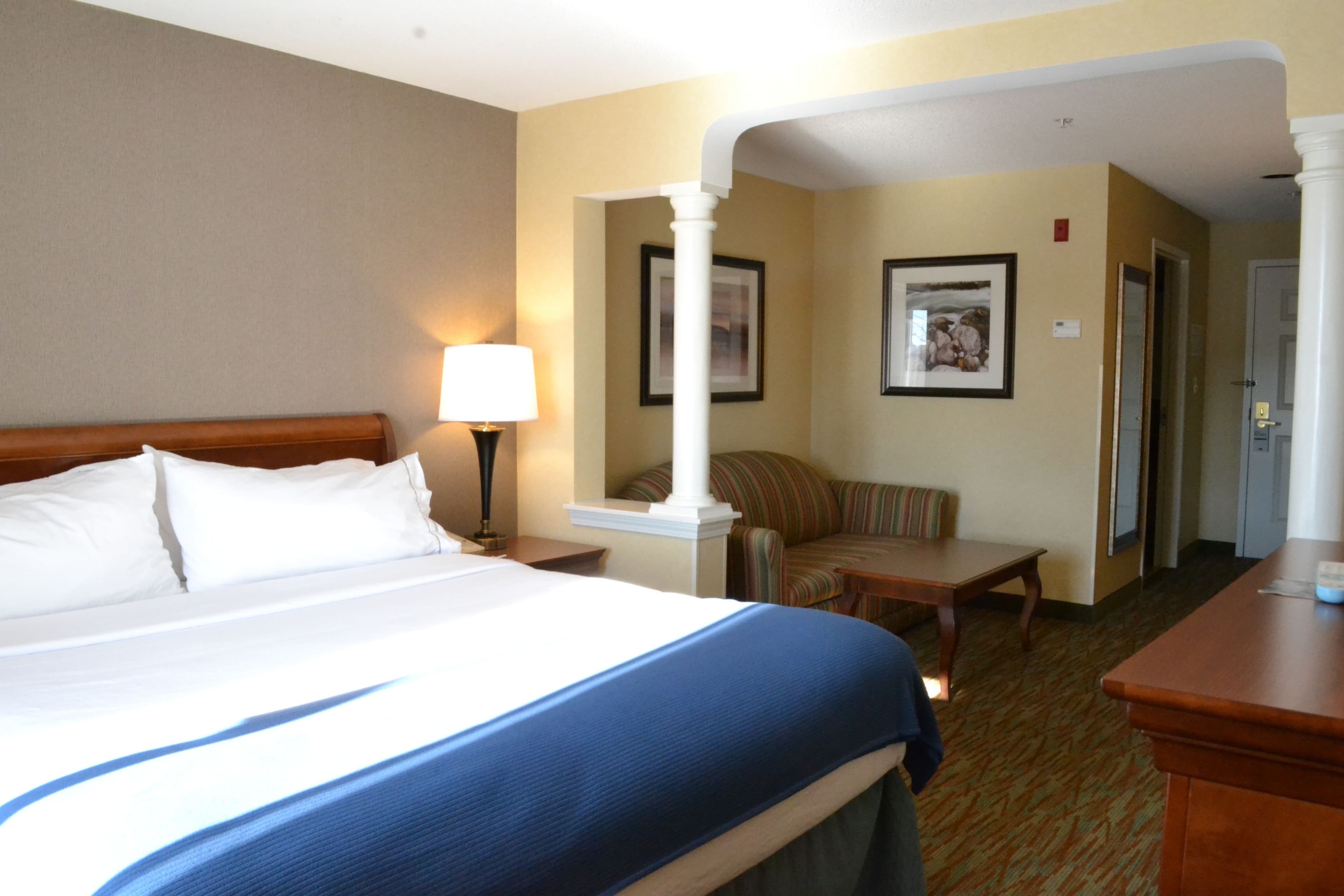 Holiday Inn Express Biddeford - Image 4