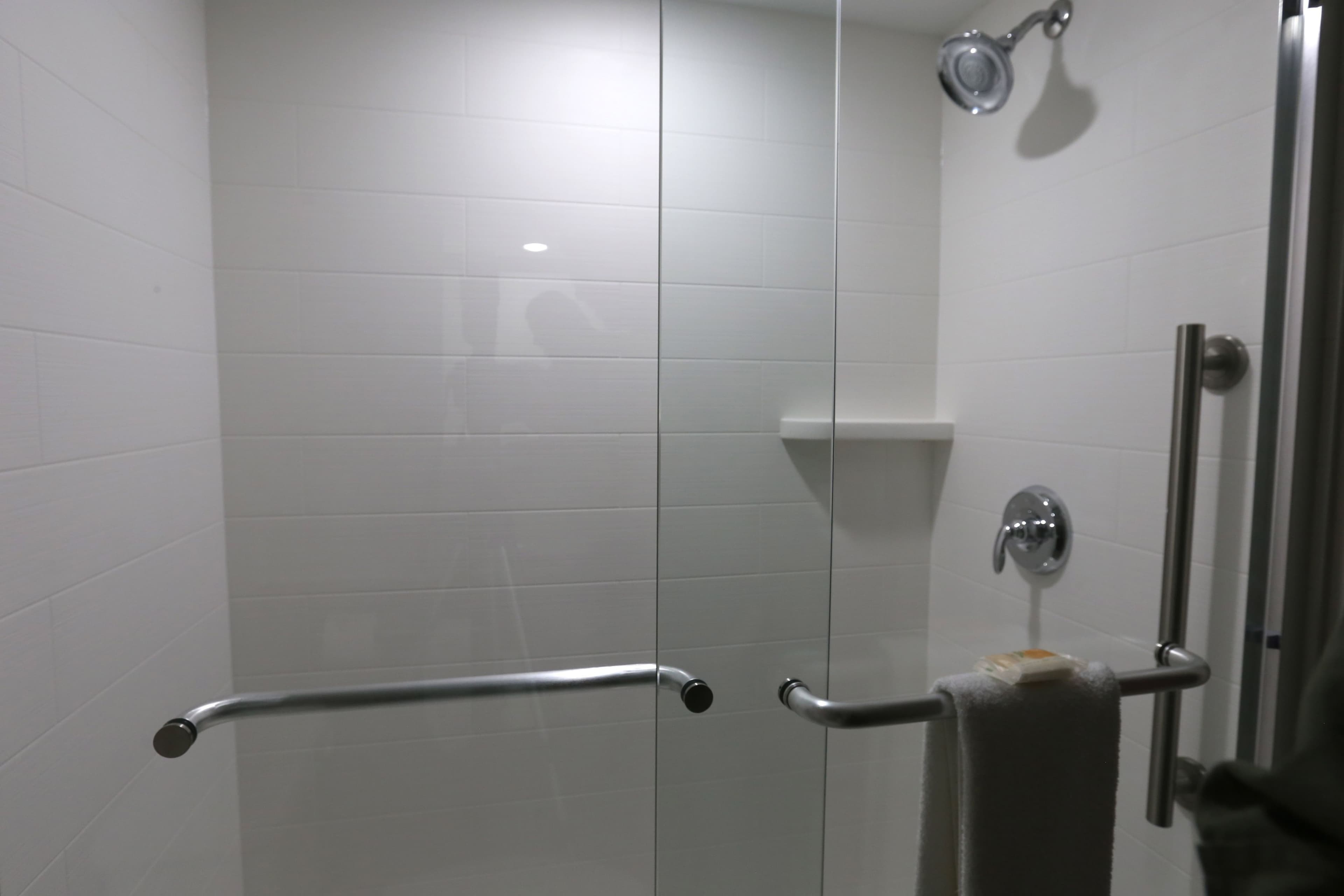 Holiday Inn Express Biloxi - Beach Blvd — 8