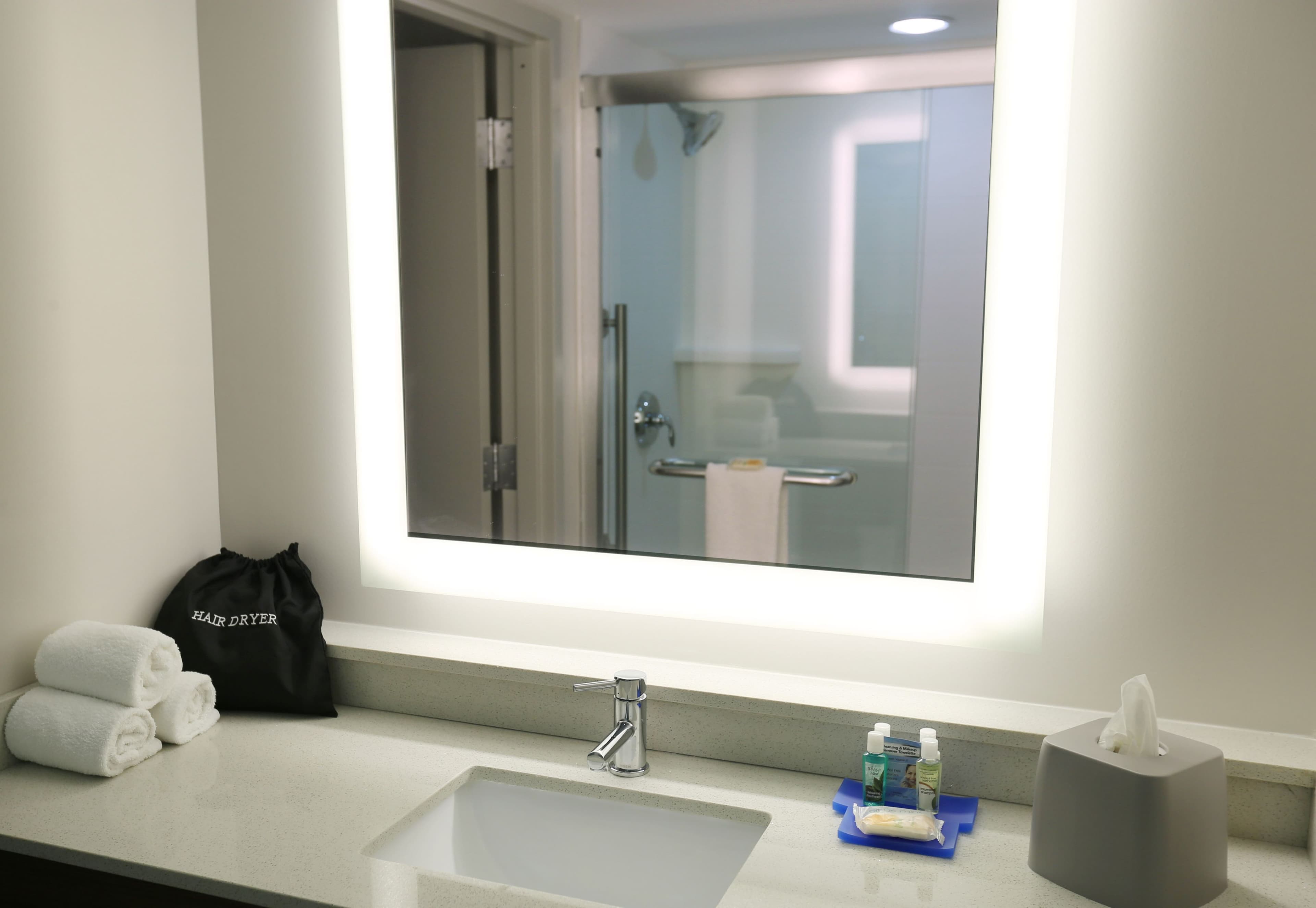 Holiday Inn Express Biloxi - Beach Blvd — 7