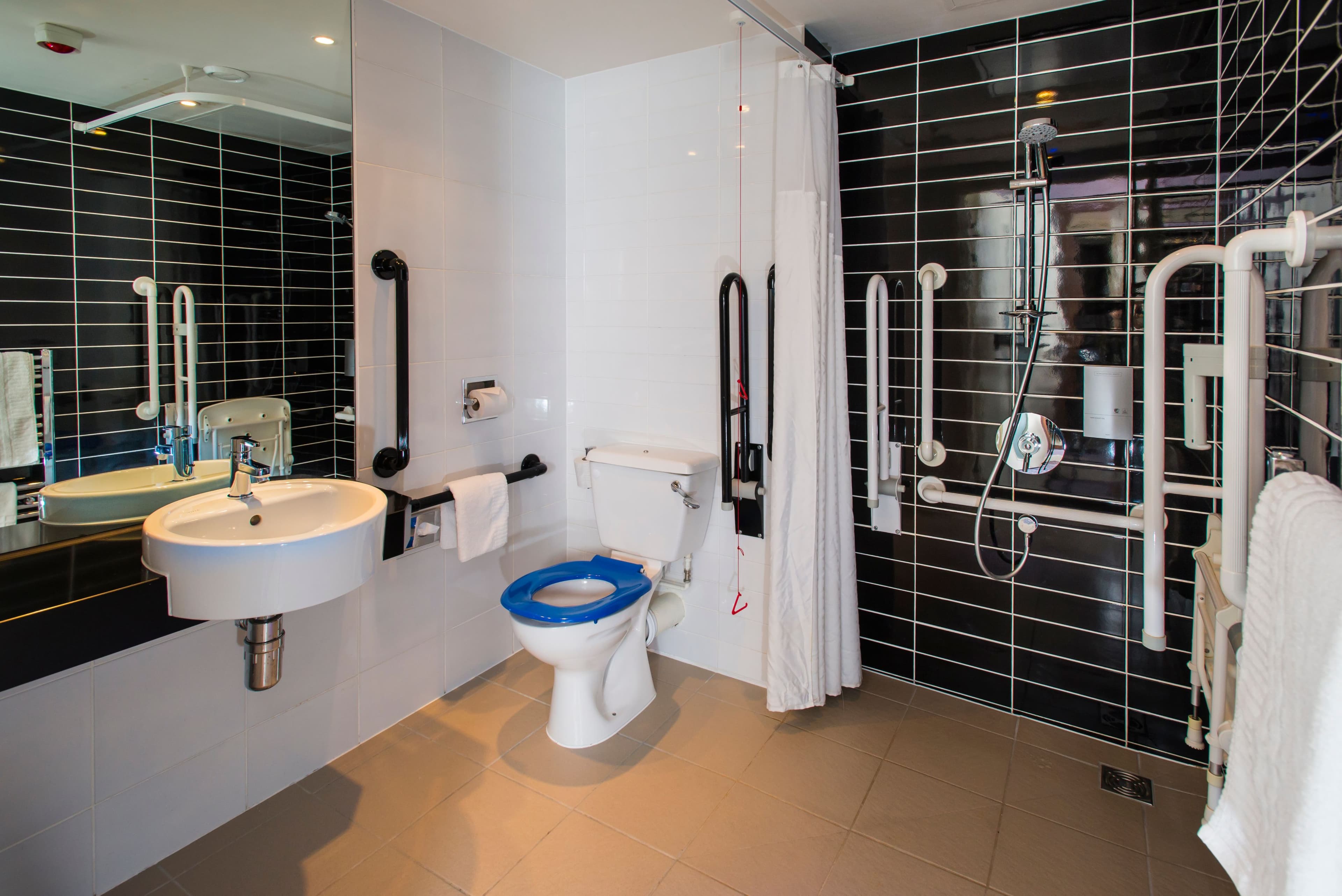 1 Double Accessible with Free Hot Breakfast - Image 2