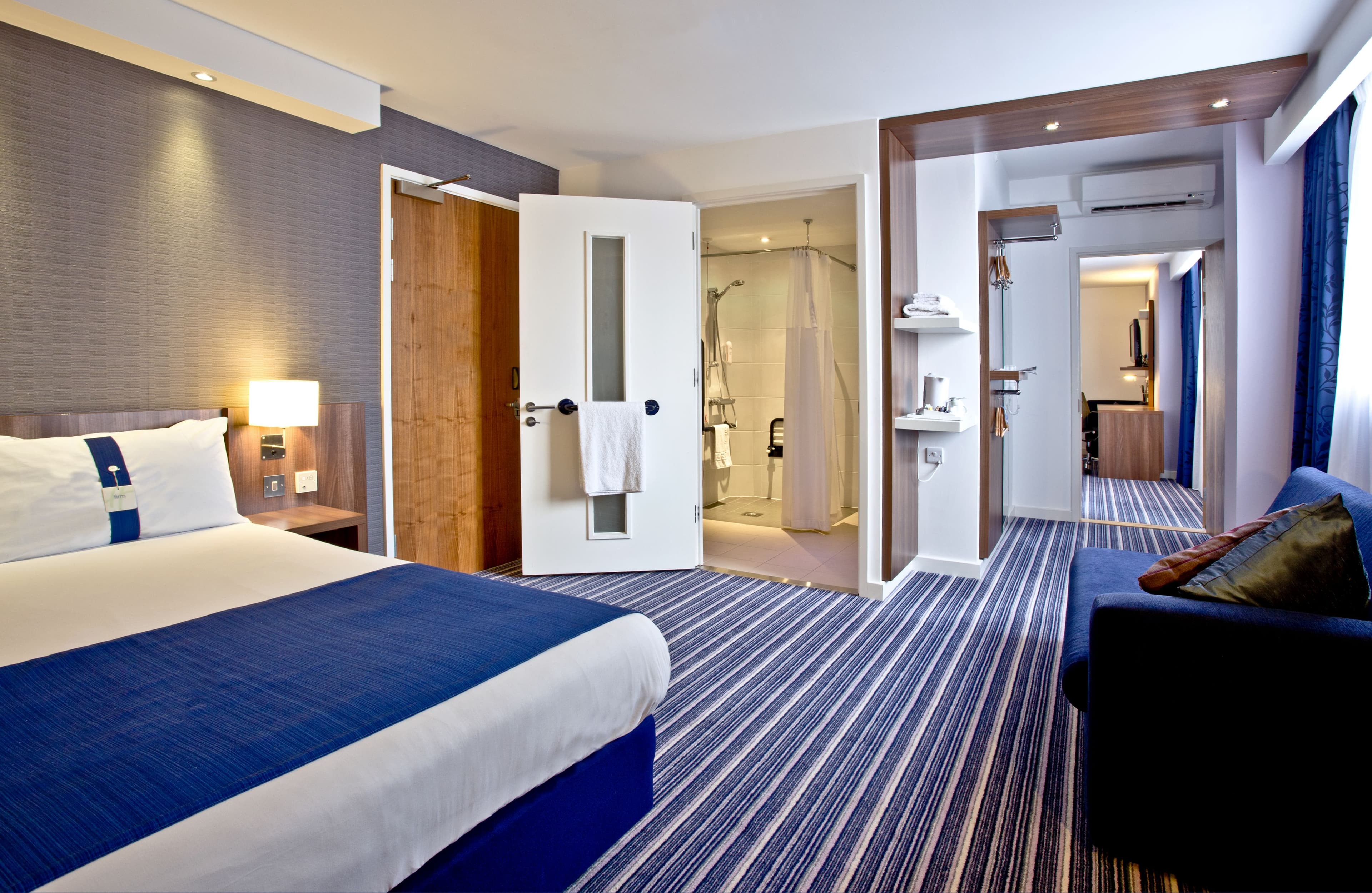 Holiday Inn Express Birmingham - South A45 — 11