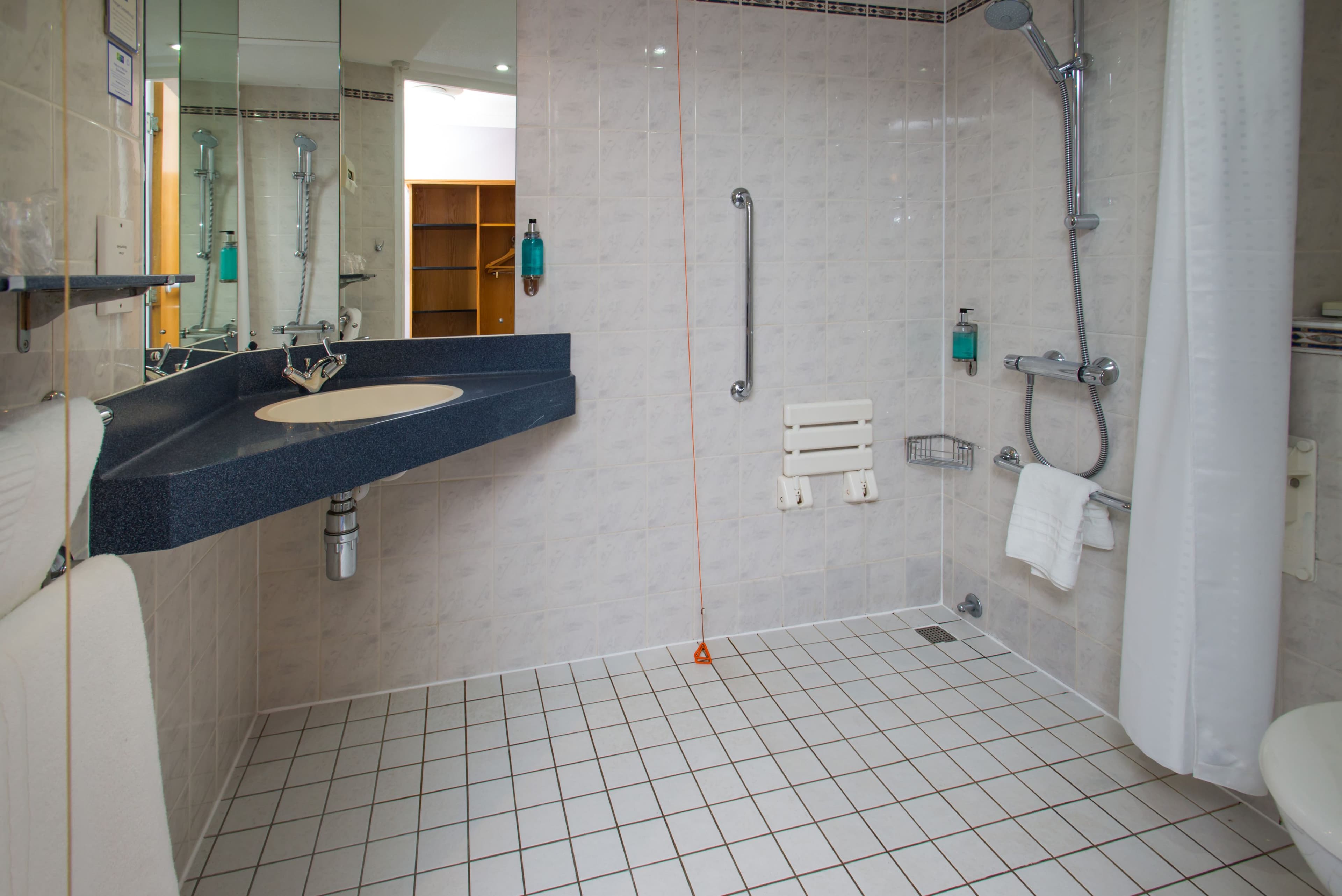 Holiday Inn Express Birmingham Airport NEC — 15