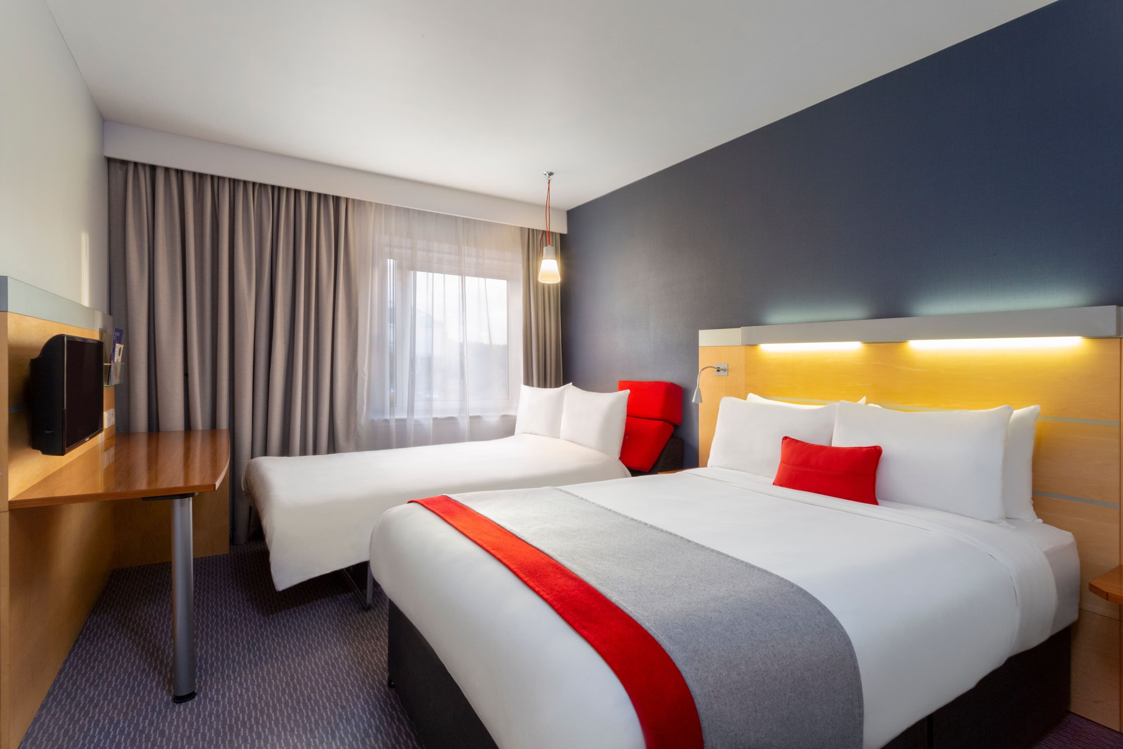 Holiday Inn Express Birmingham - Redditch - Image 5