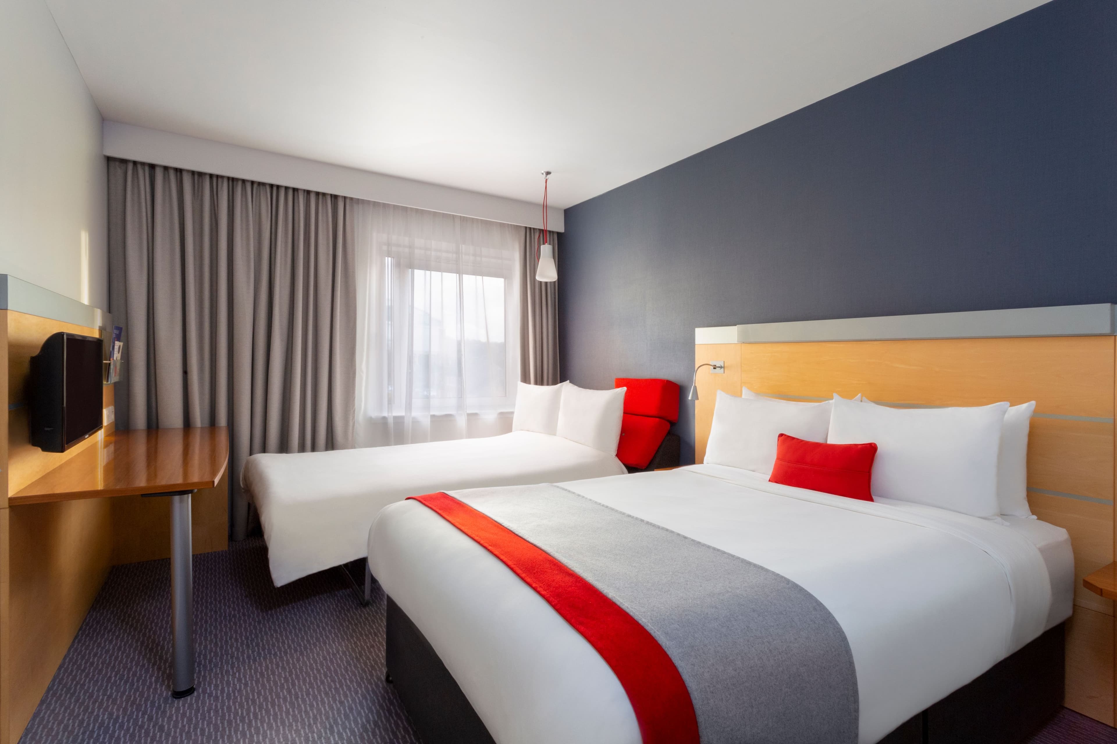 Holiday Inn Express Birmingham - Redditch - Image 4