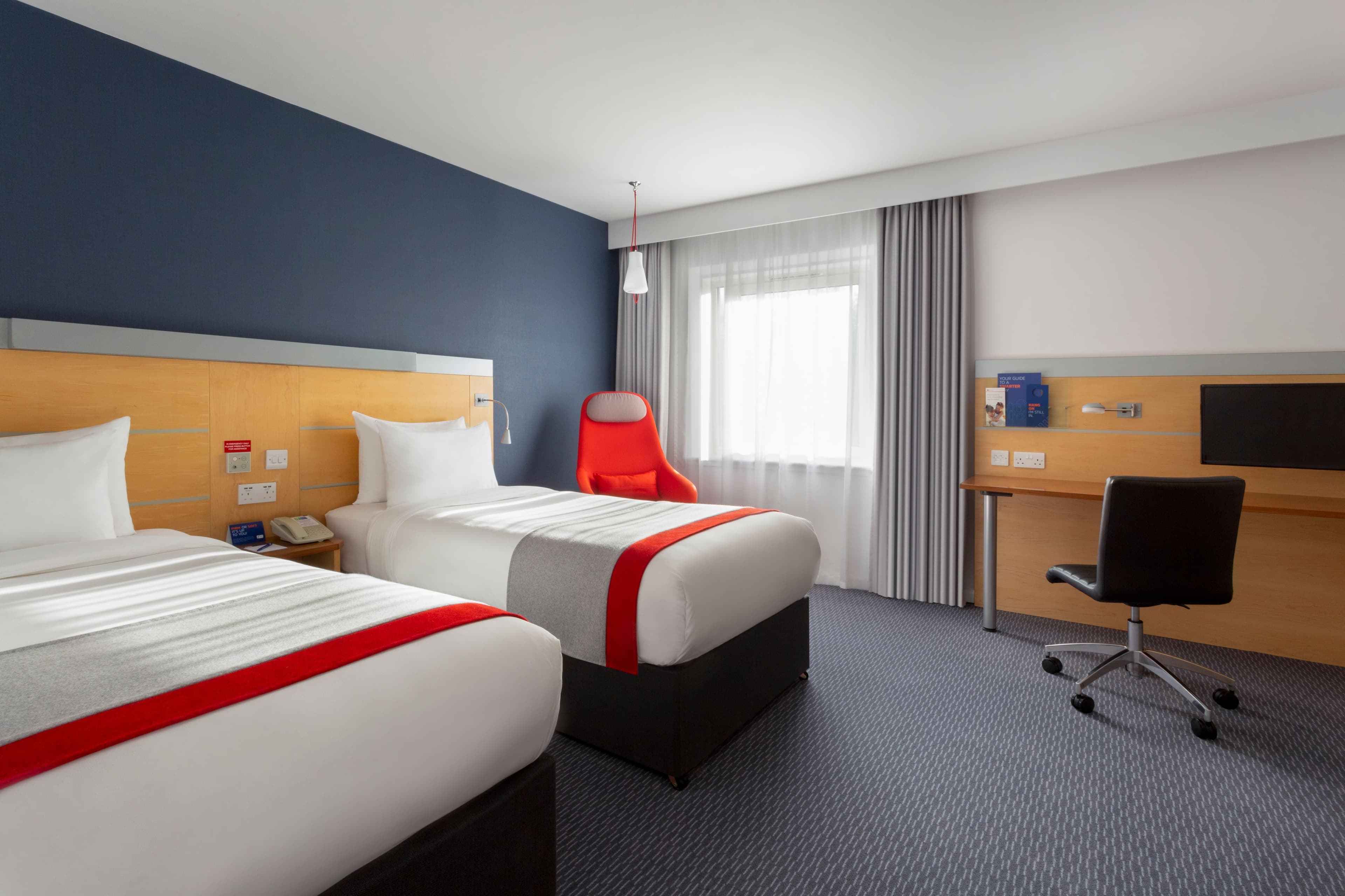 Holiday Inn Express Birmingham - Redditch — 15