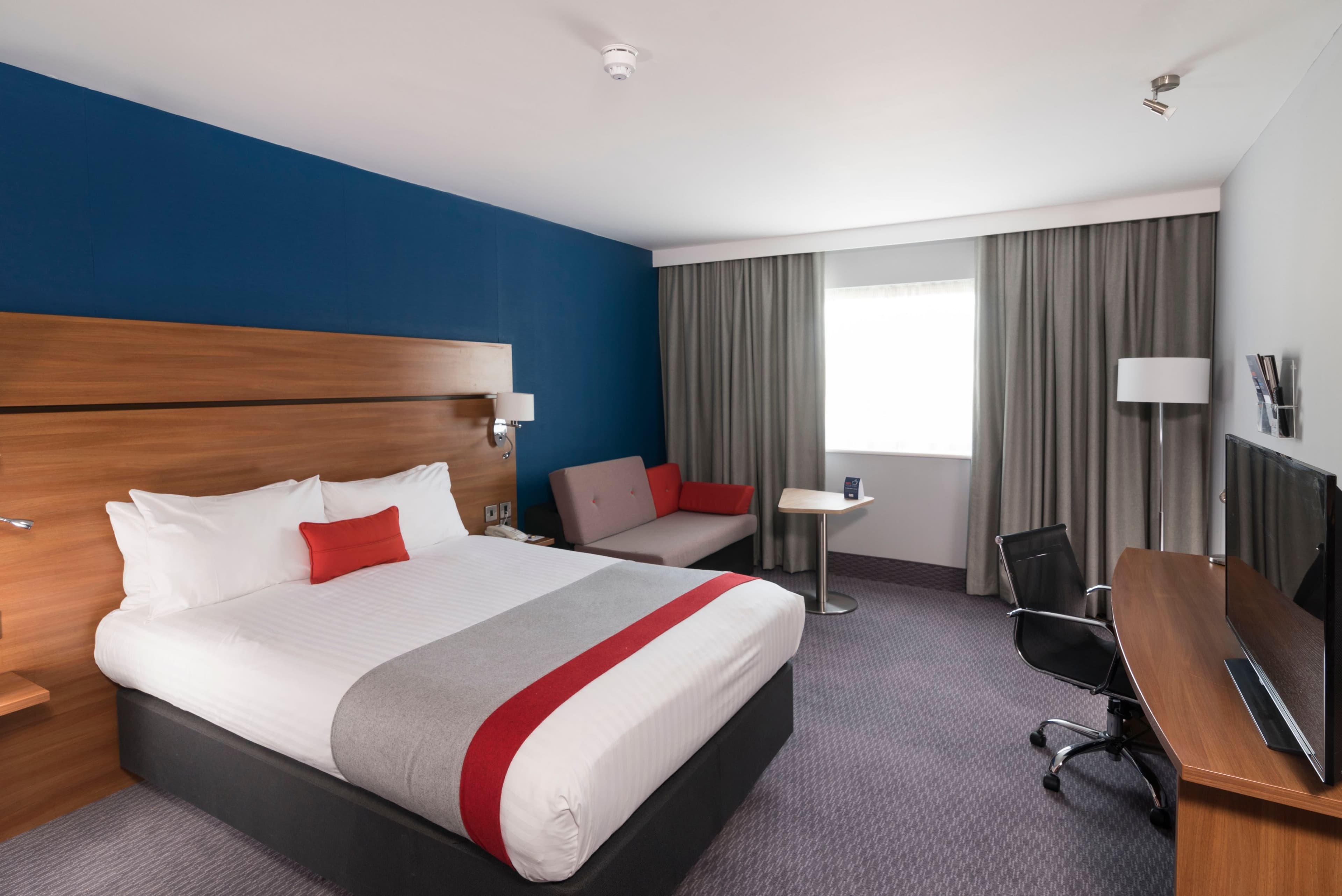 Holiday Inn Express Birmingham - Star City - Image 2