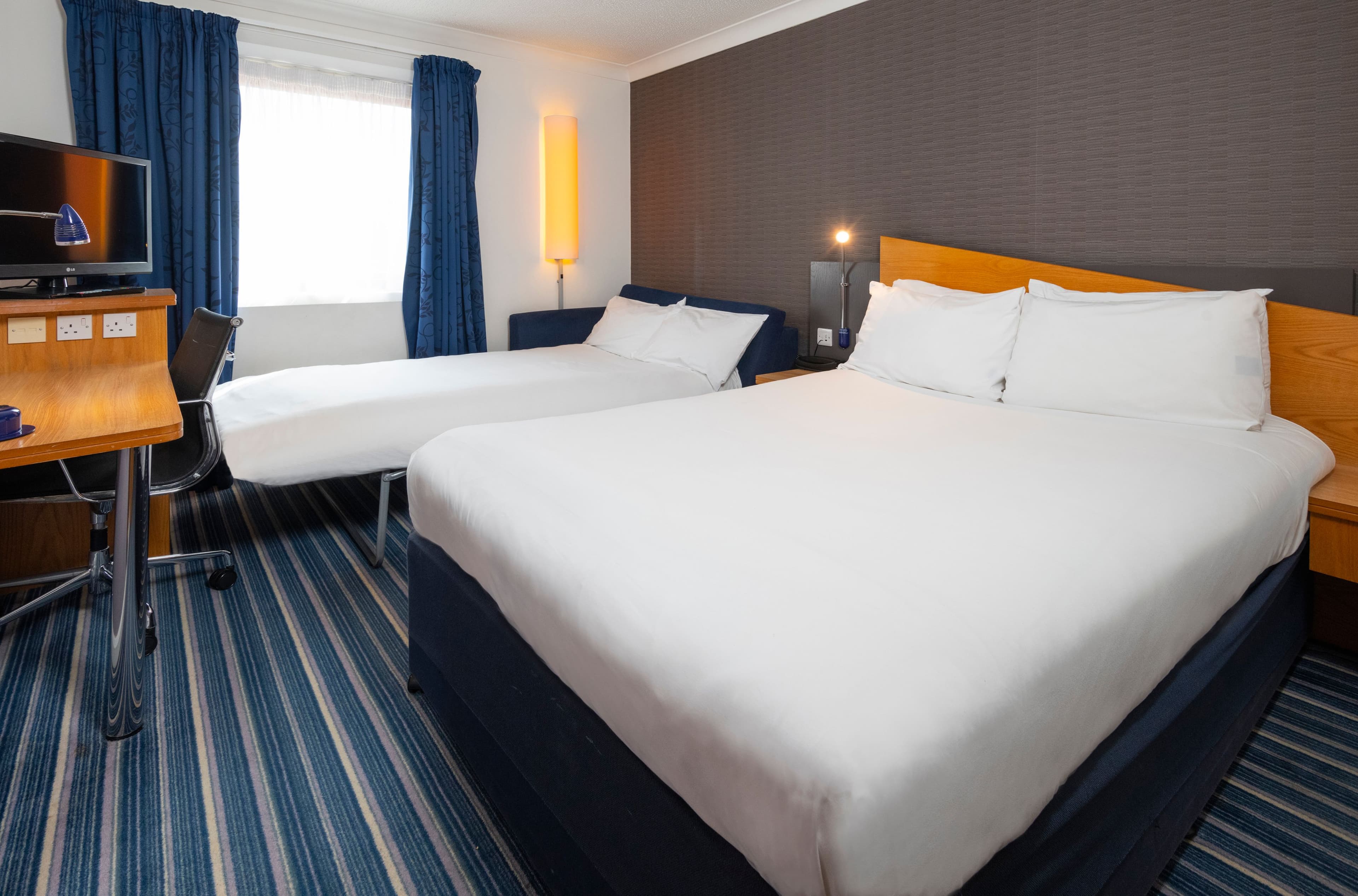Holiday Inn Express Birmingham Airport NEC — 7