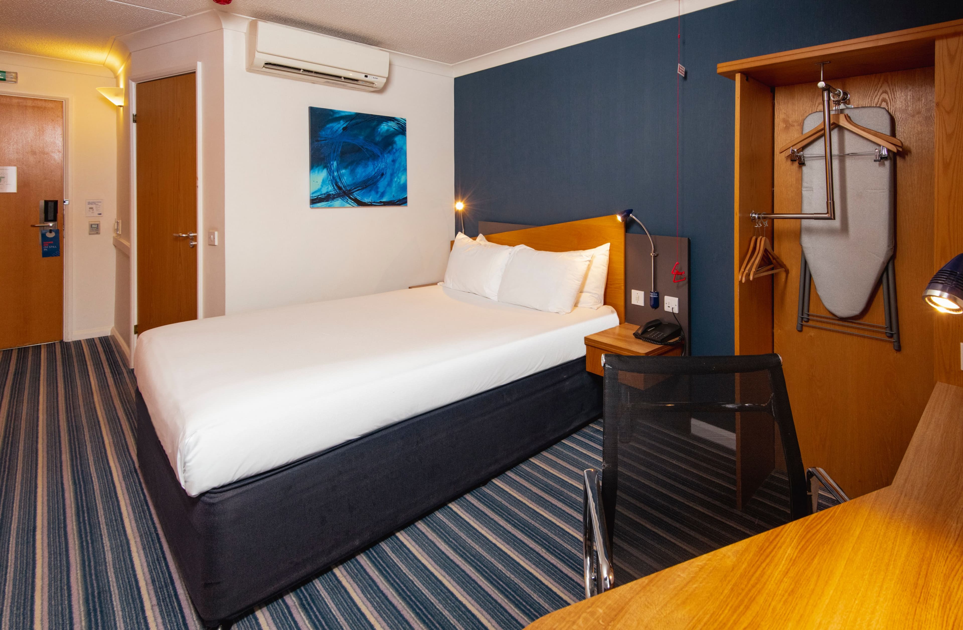 Holiday Inn Express Birmingham Airport NEC — 17