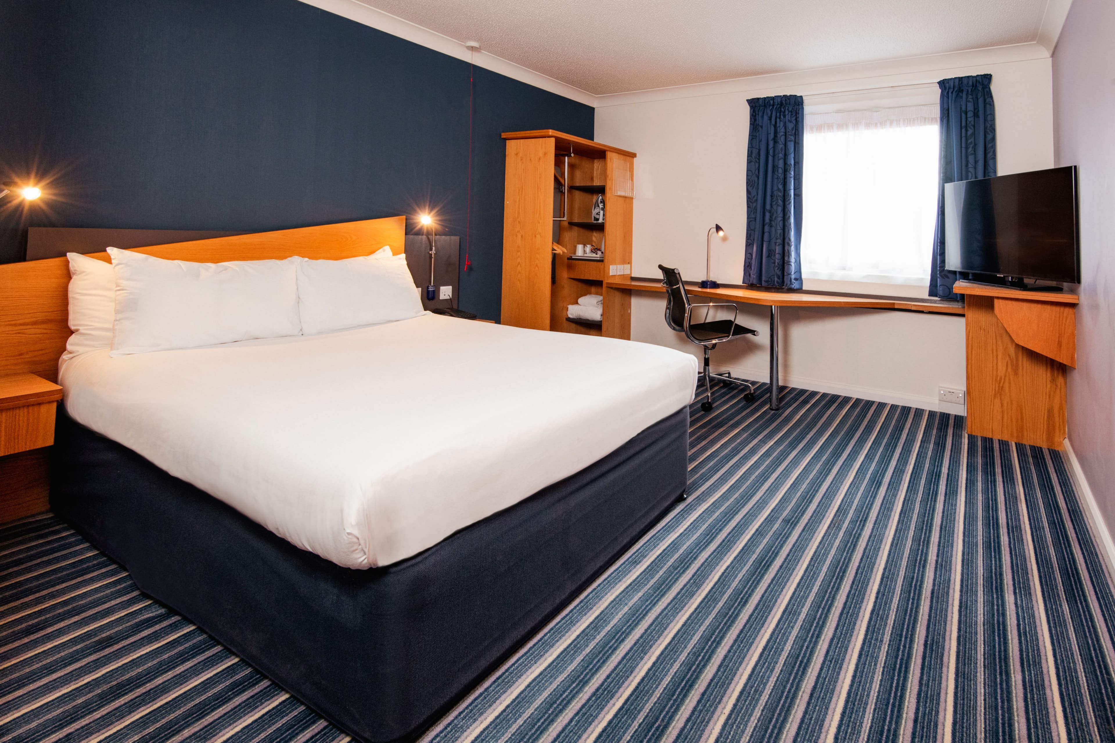 Holiday Inn Express Birmingham - Snow Hill - Image 3