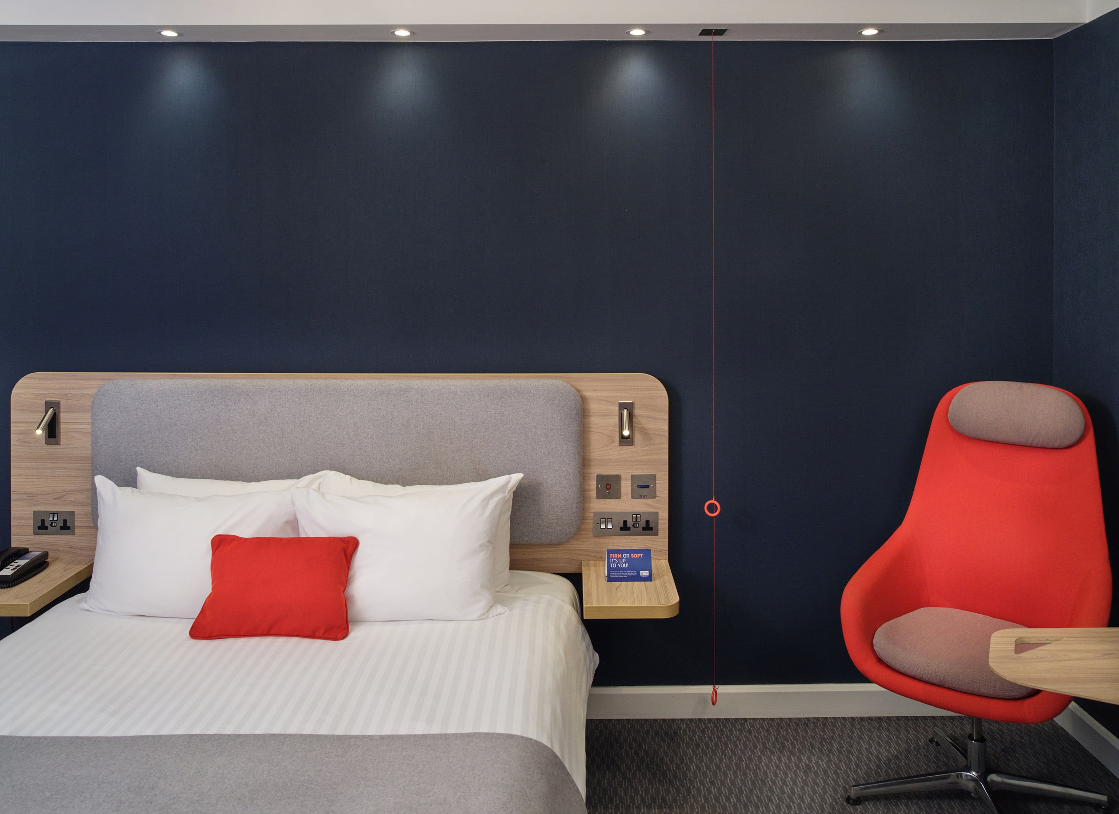 Holiday Inn Express Birmingham - City Centre — 11
