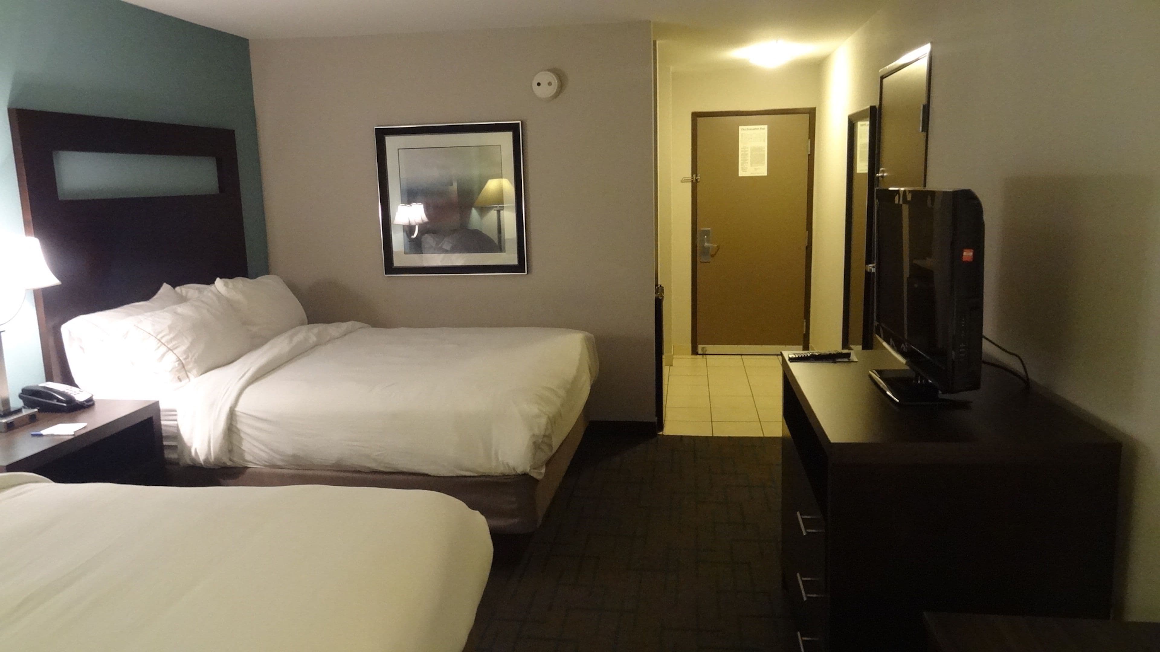 Holiday Inn Express Kansas City - Bonner Springs — 12