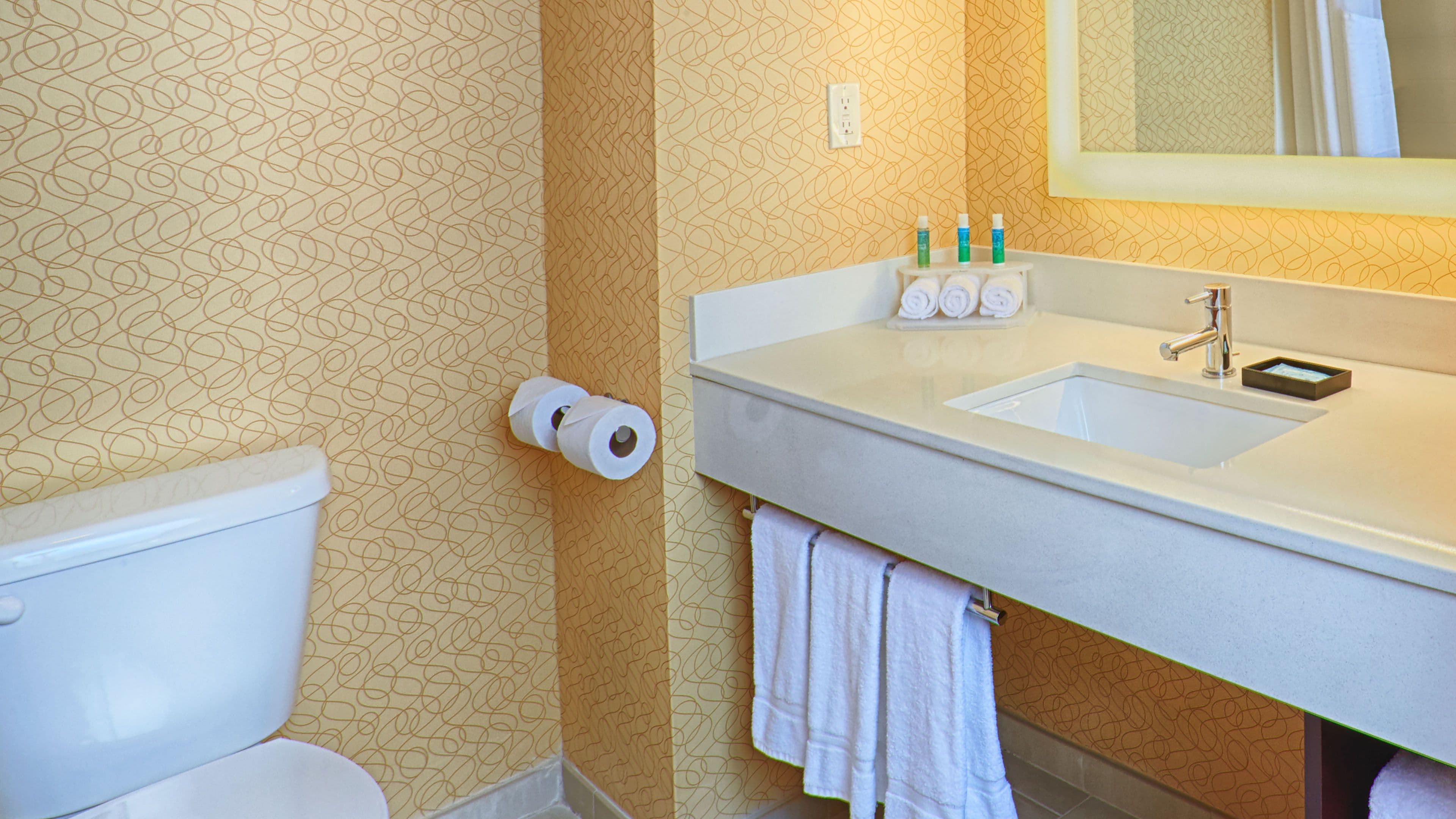 Holiday Inn Express Bordentown - Trenton South — 7
