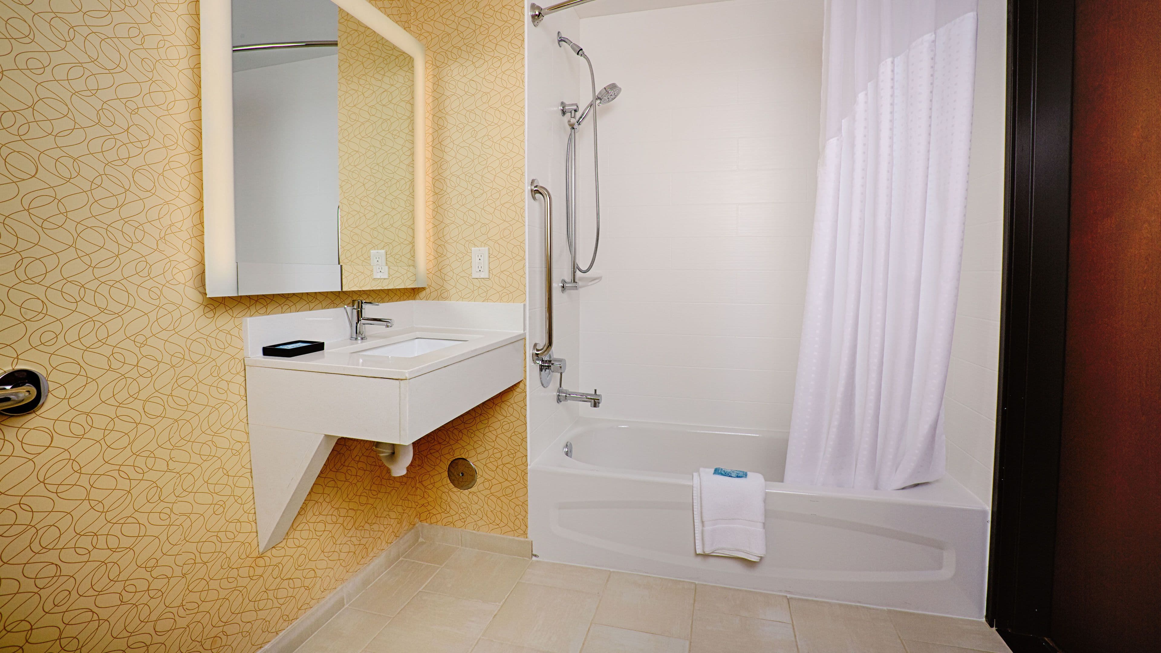 Holiday Inn Express Bordentown - Trenton South — 14