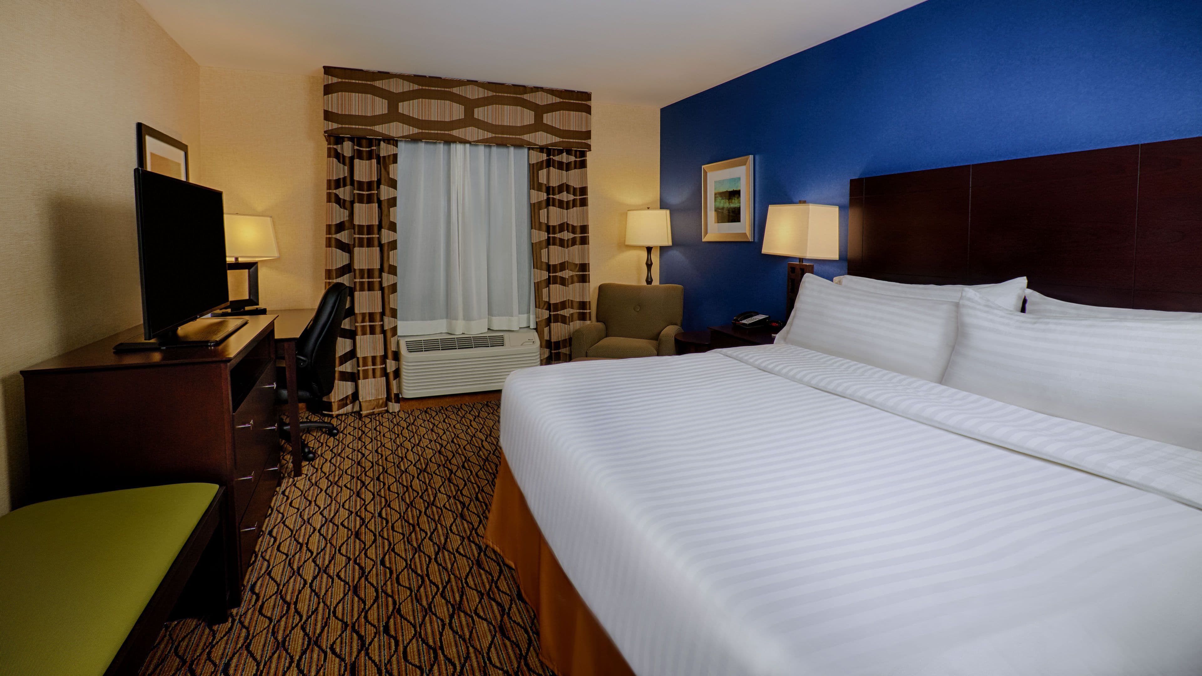 Holiday Inn Express Bordentown - Trenton South - Image 4