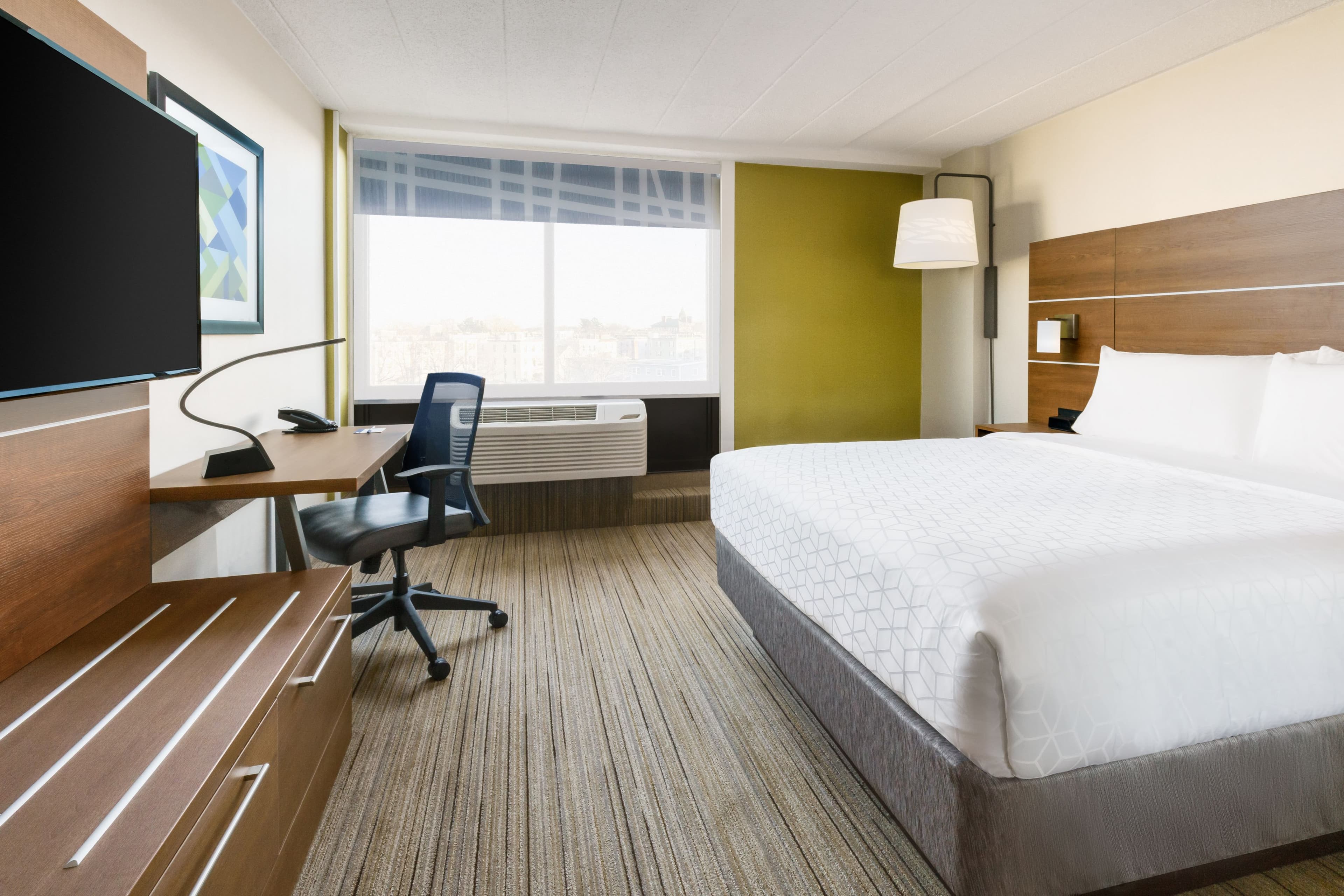Holiday Inn Express Boston - Image 2