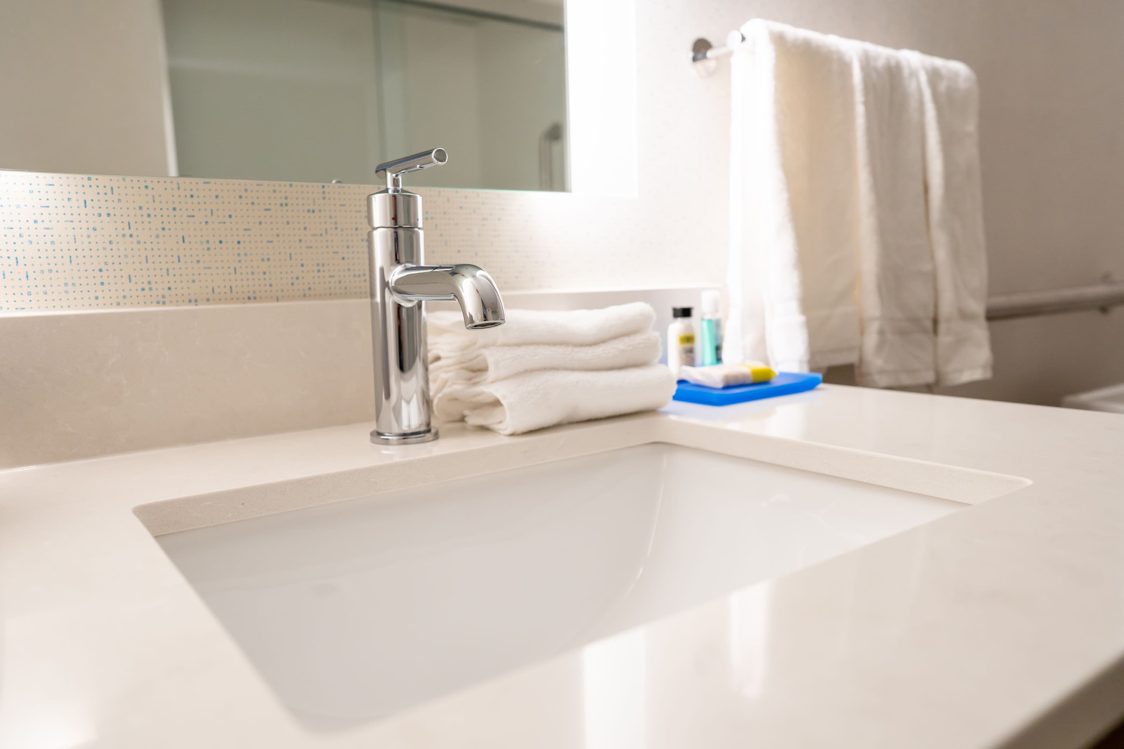 Holiday Inn Express Boston — 6