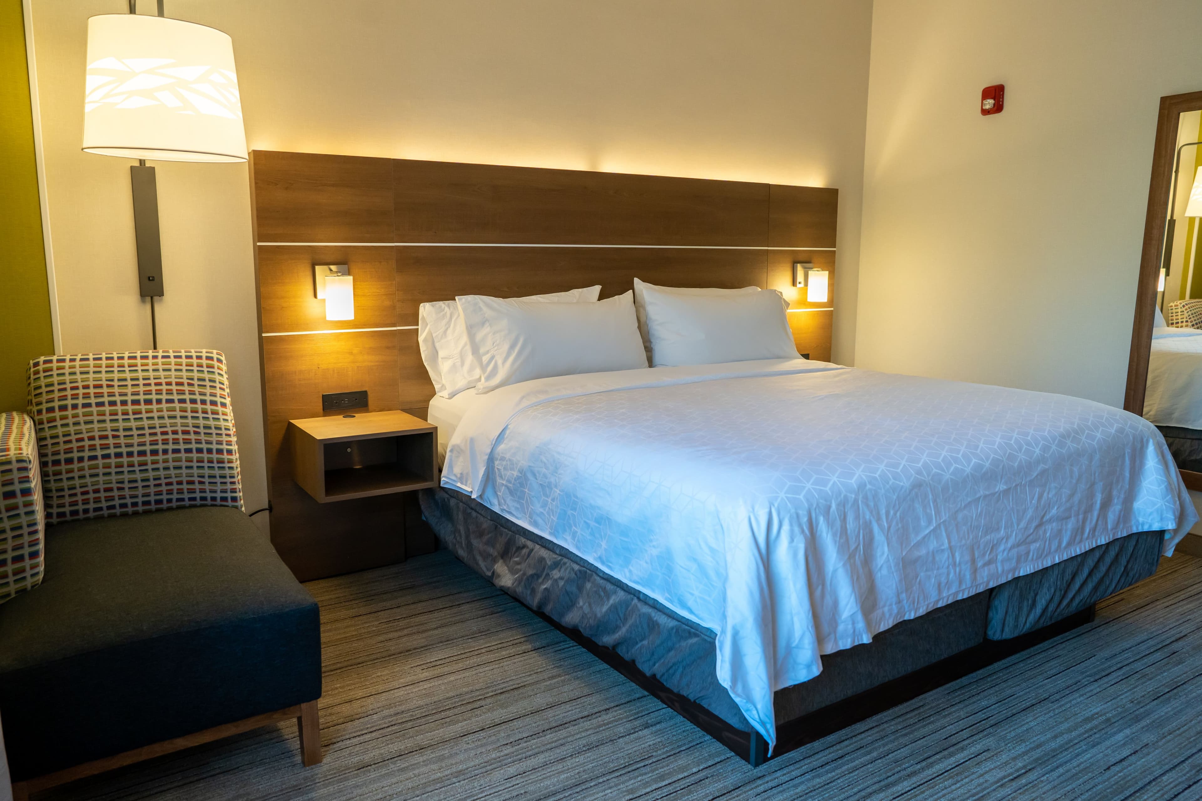 Holiday Inn Express Boston — 8
