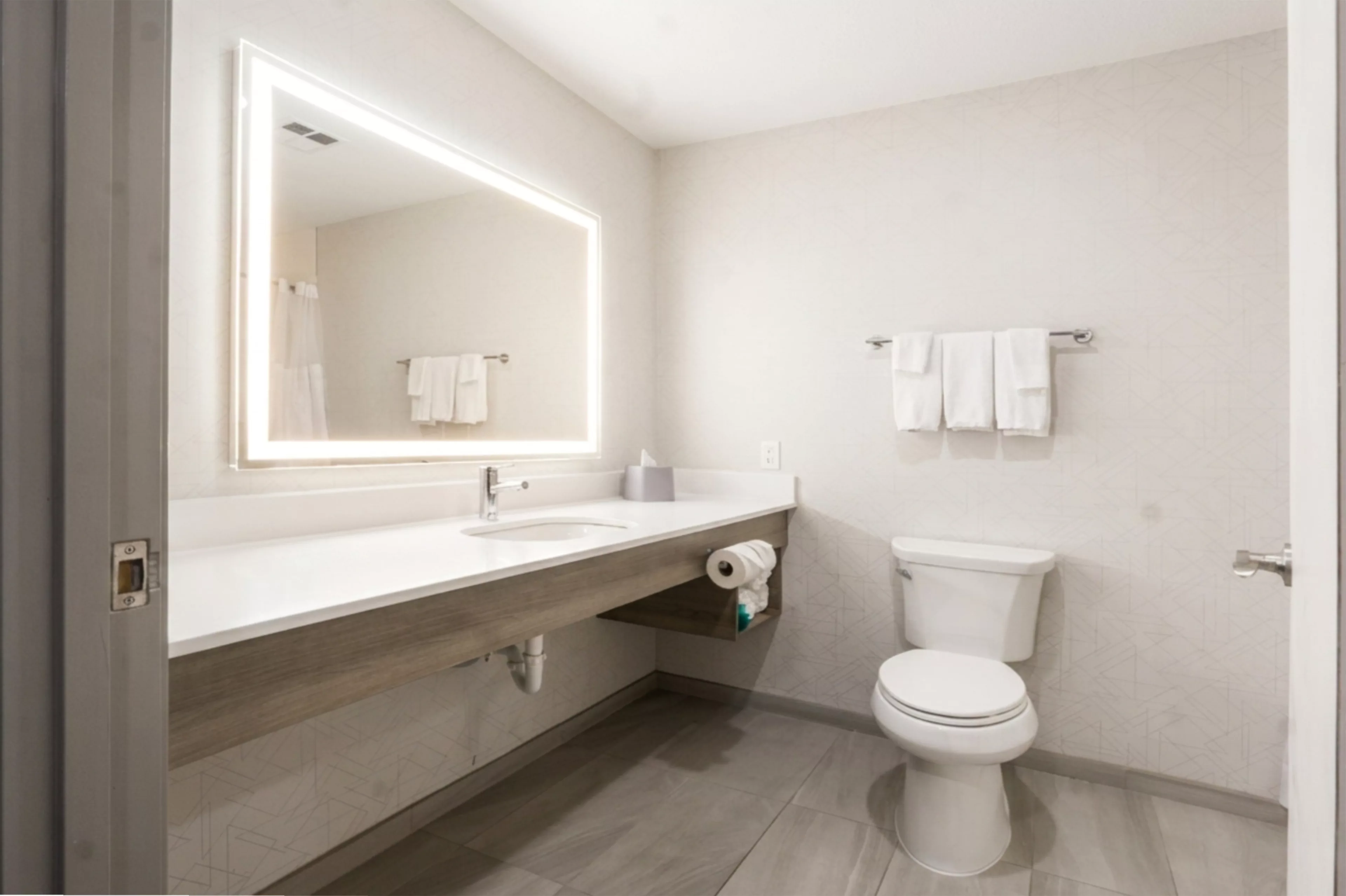 Holiday Inn Express Bothell — 10