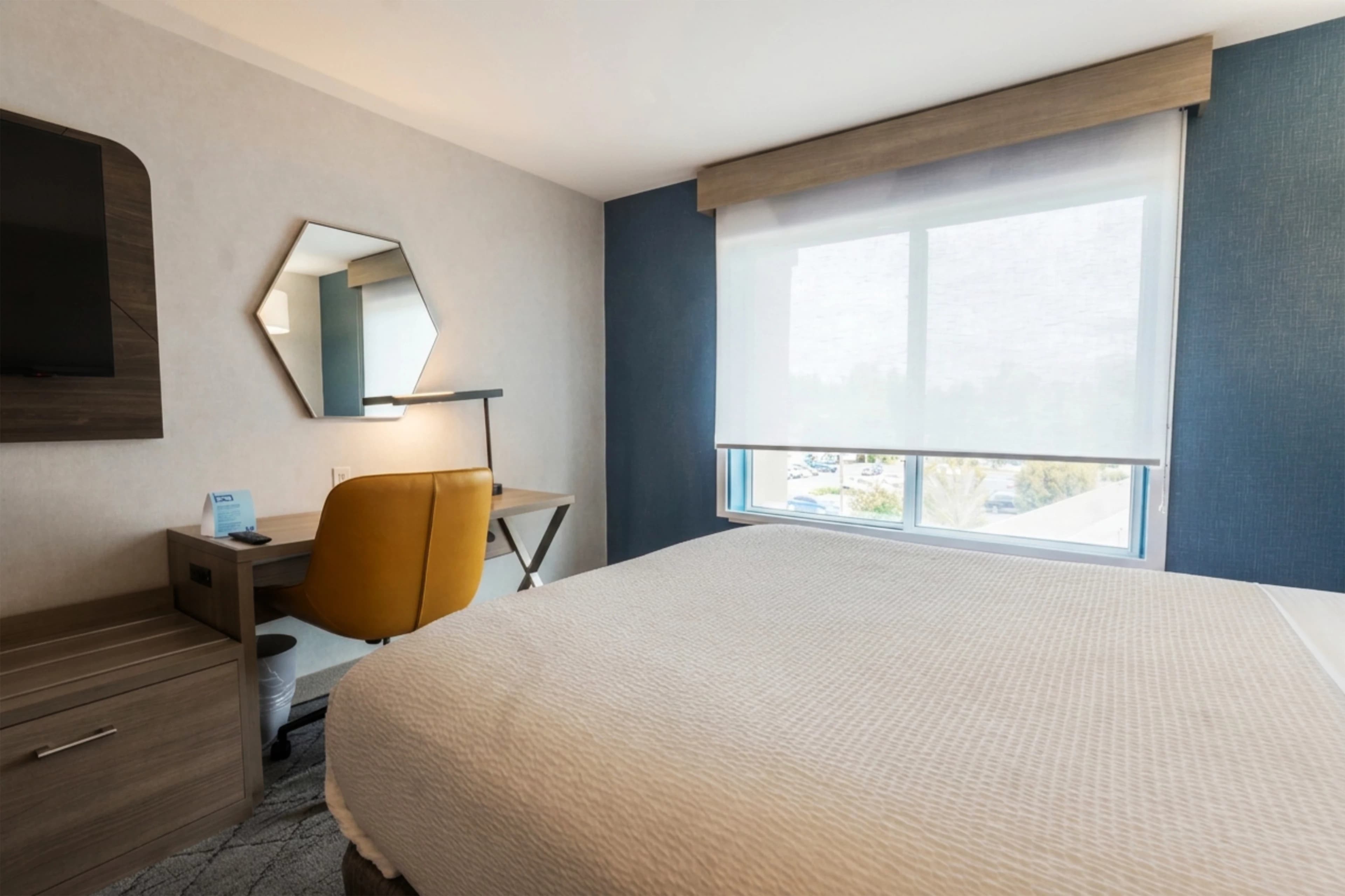 Holiday Inn Express Bothell — 18