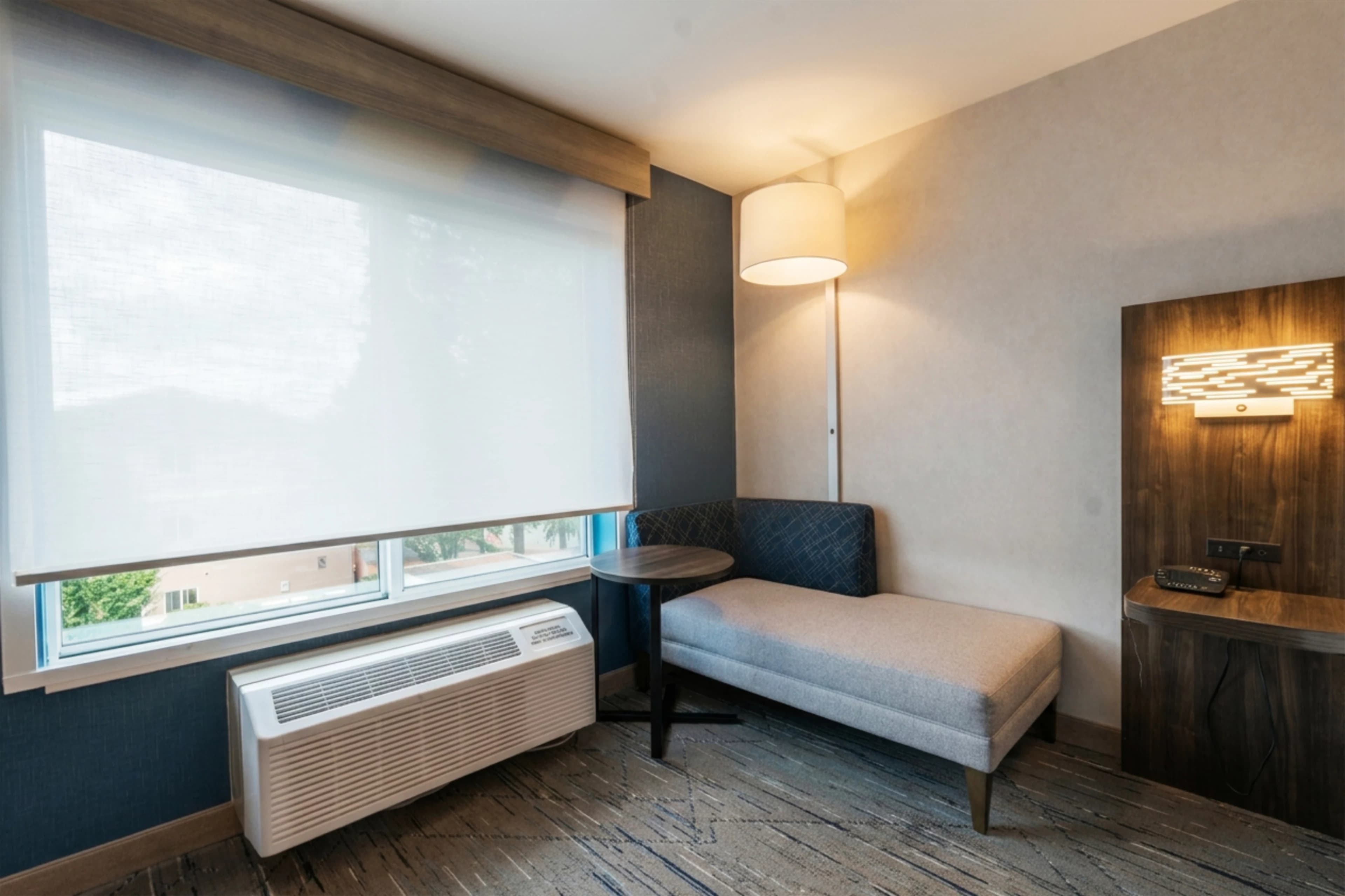 Holiday Inn Express Bothell — 6