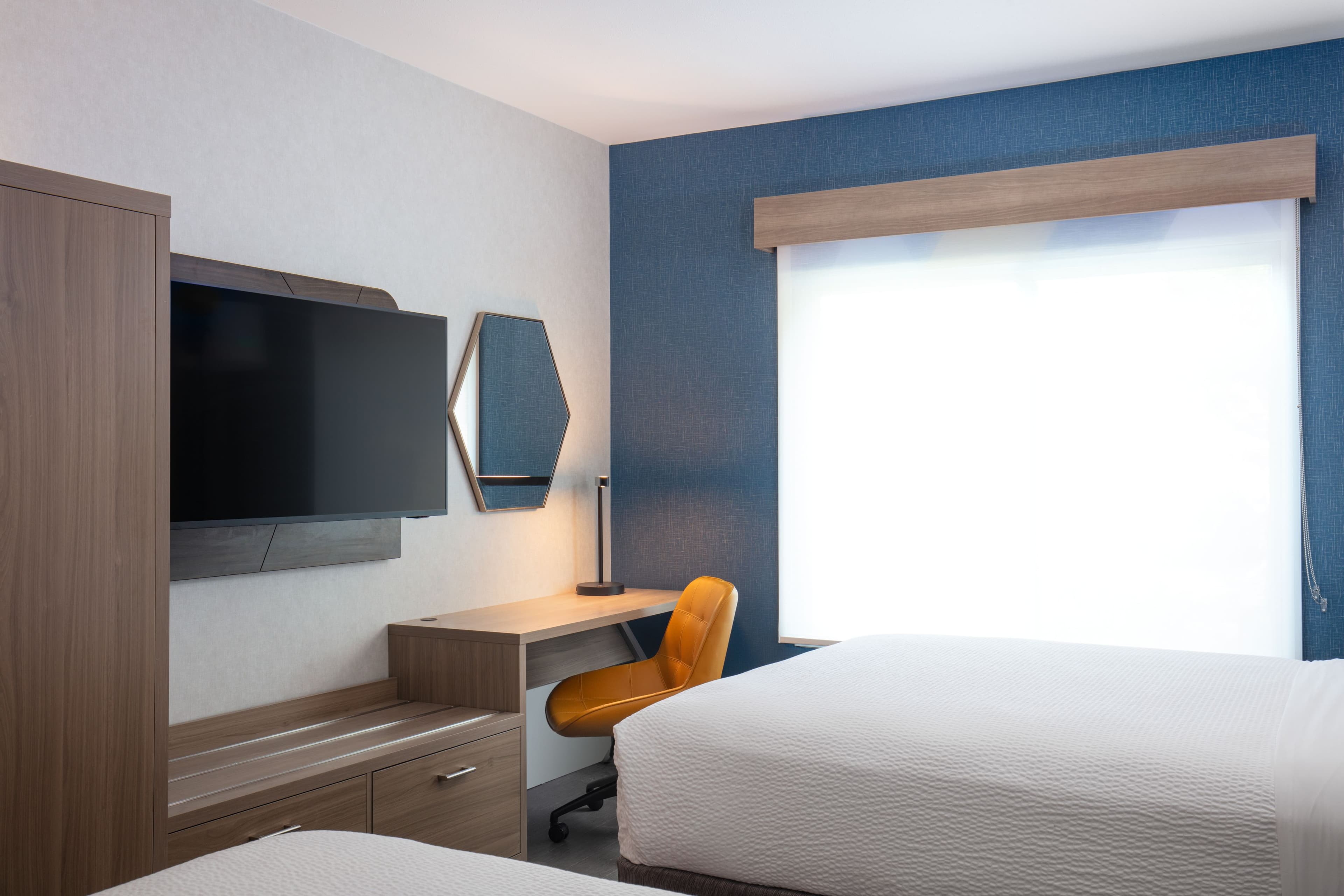 Holiday Inn Express Bothell — 8
