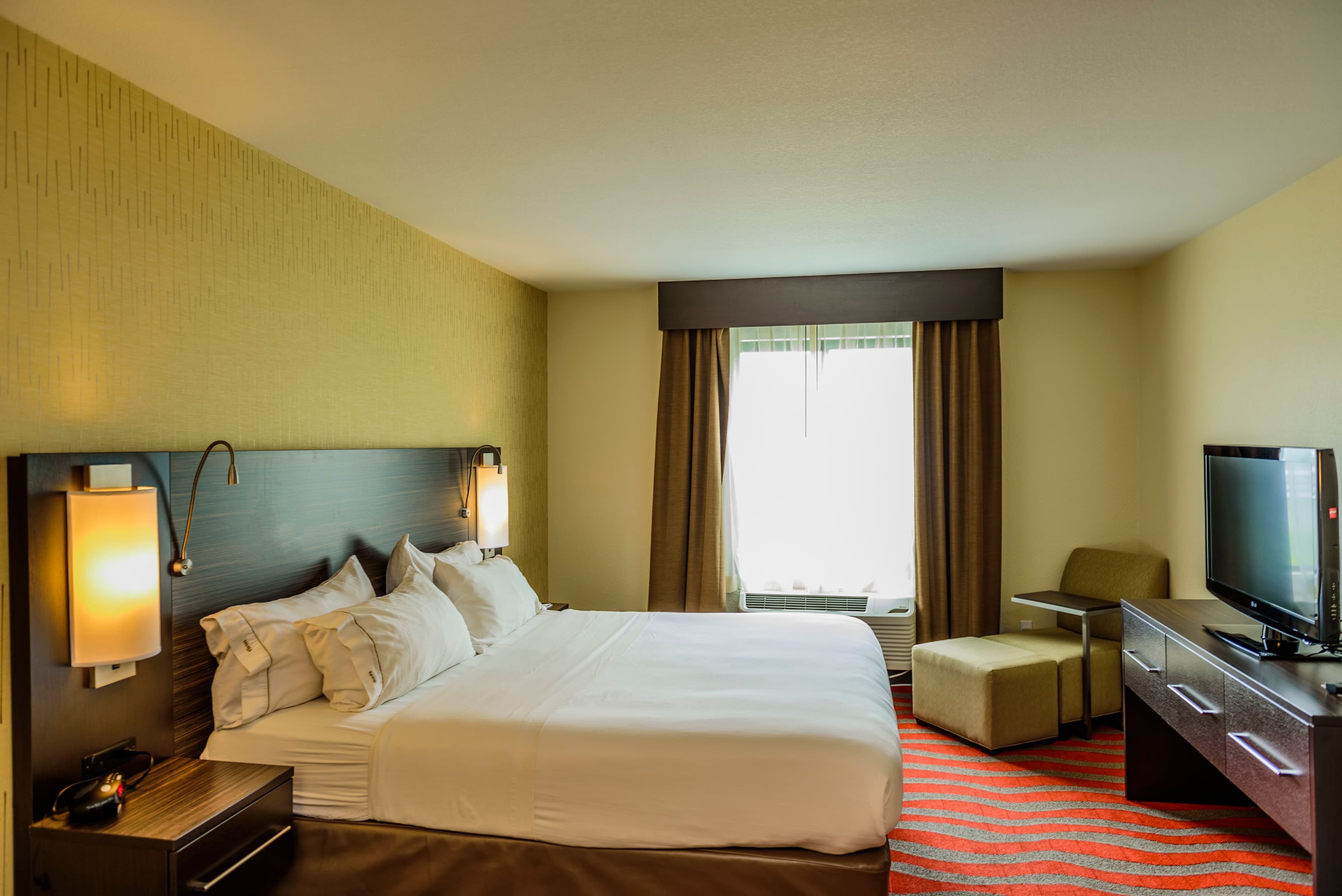 Holiday Inn Express Bradford - Image 2