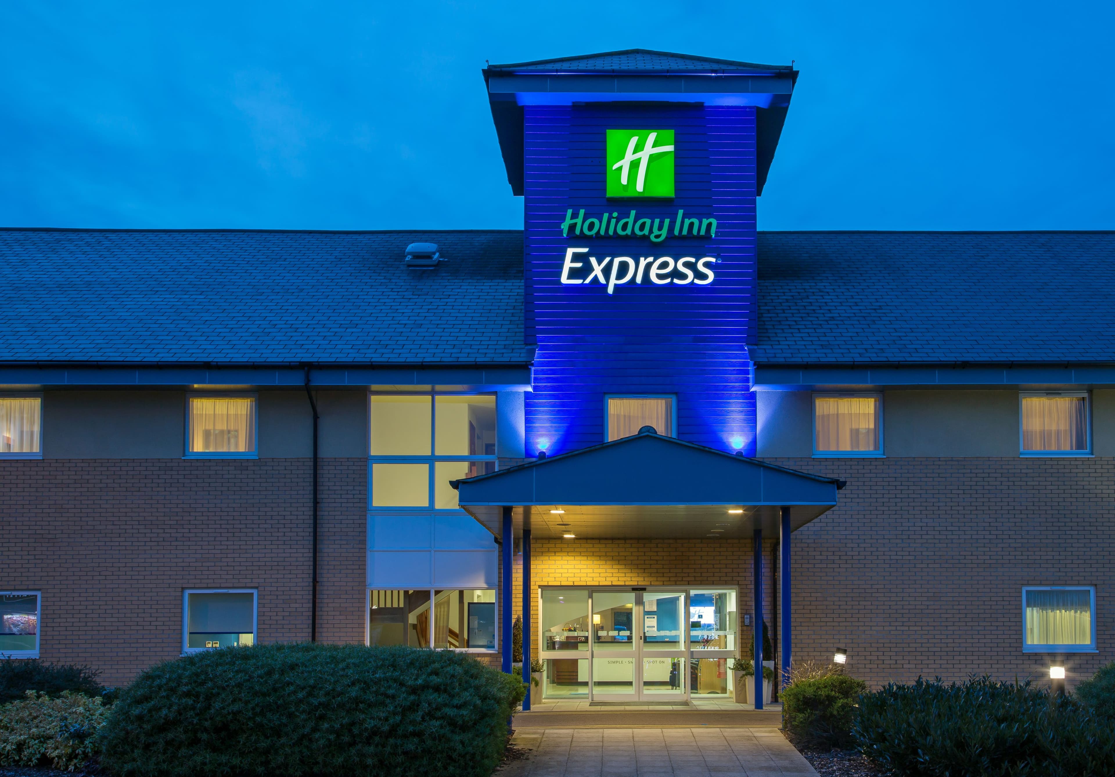 Holiday Inn Express Braintree - Image 1
