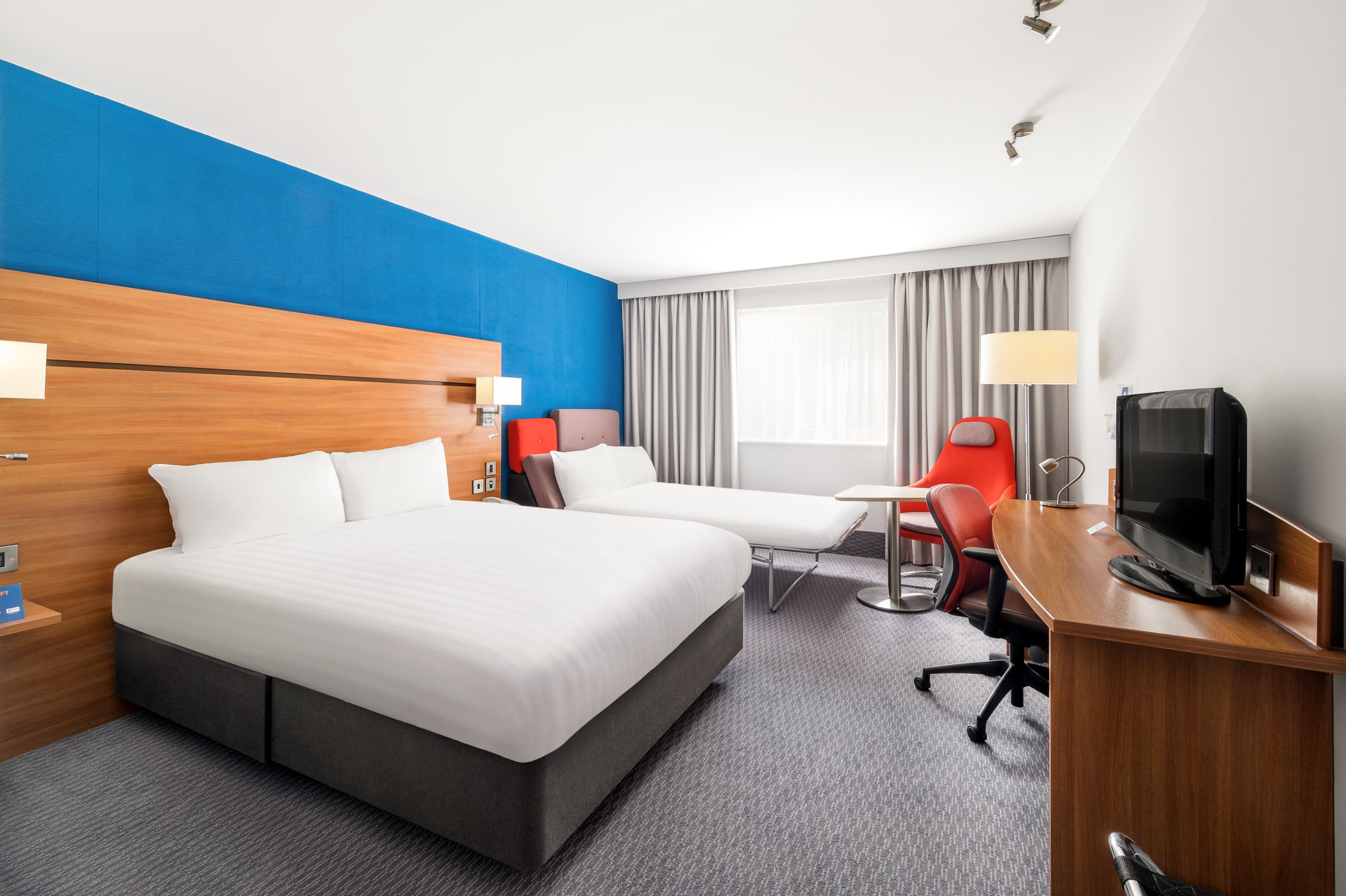 Holiday Inn Express Braintree — 7