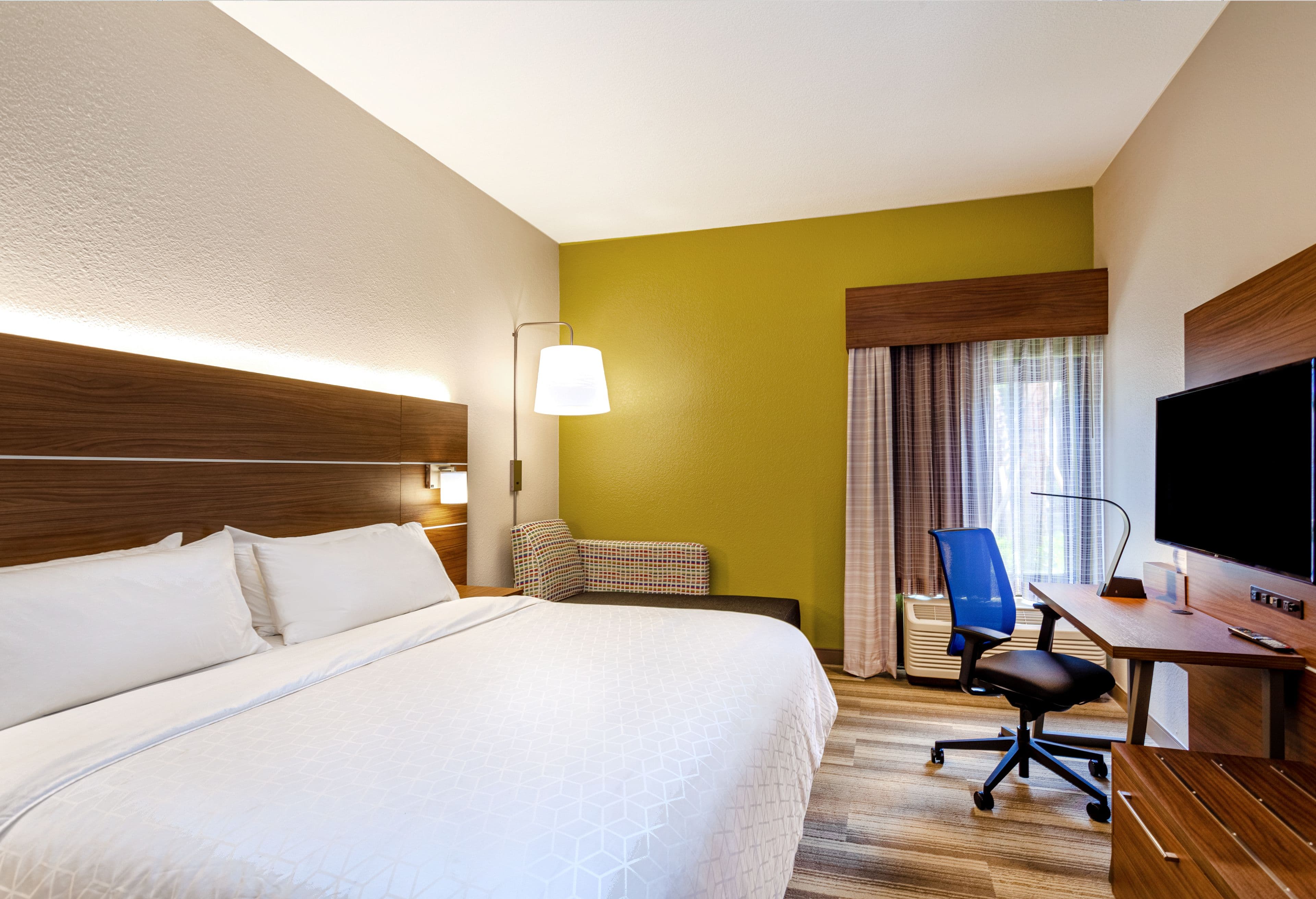 Holiday Inn Express Tampa-Brandon — 16