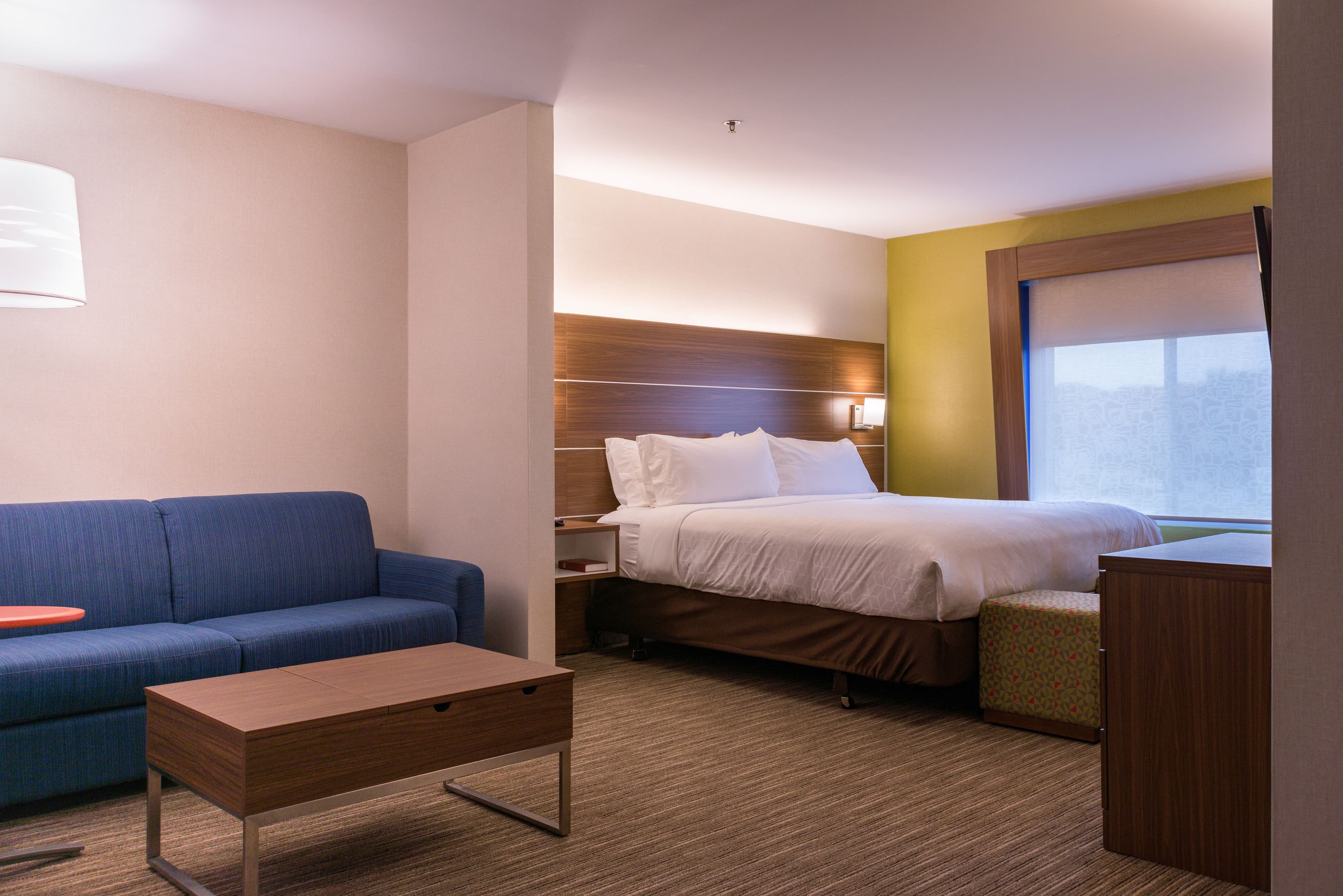 Holiday Inn Express Branford-New Haven - Image 4