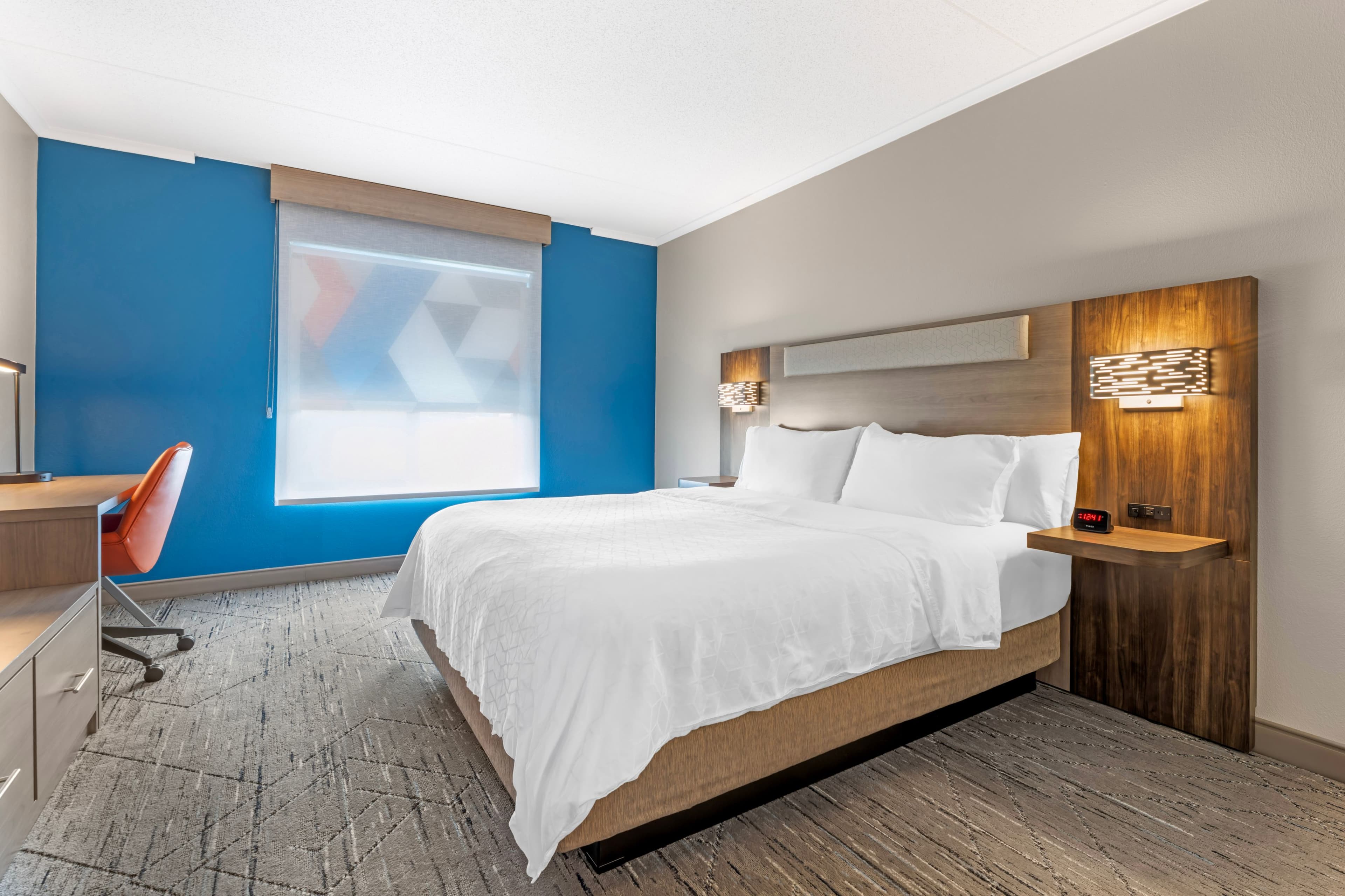 Holiday Inn Express Breezewood — 4