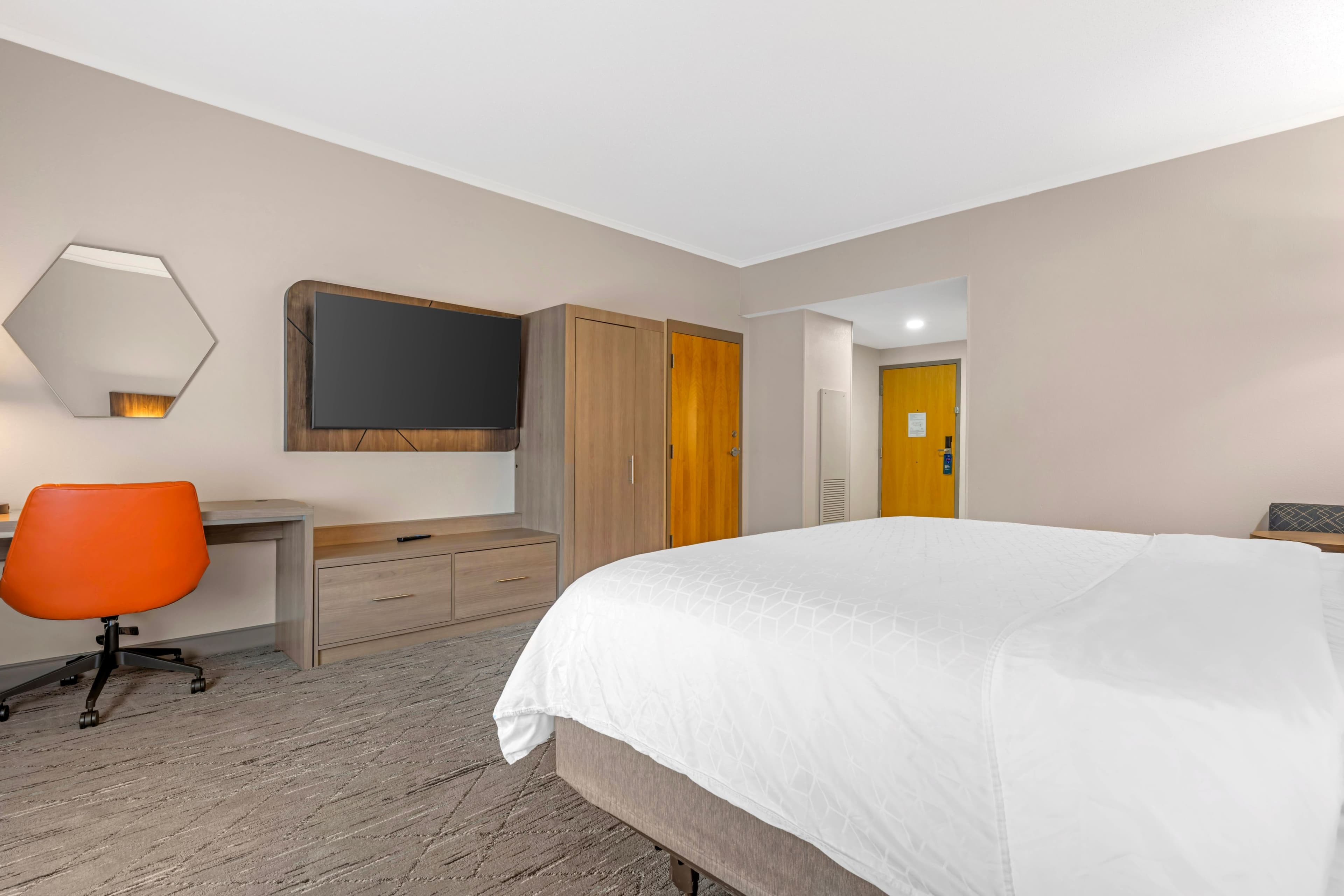 Holiday Inn Express Breezewood — 10