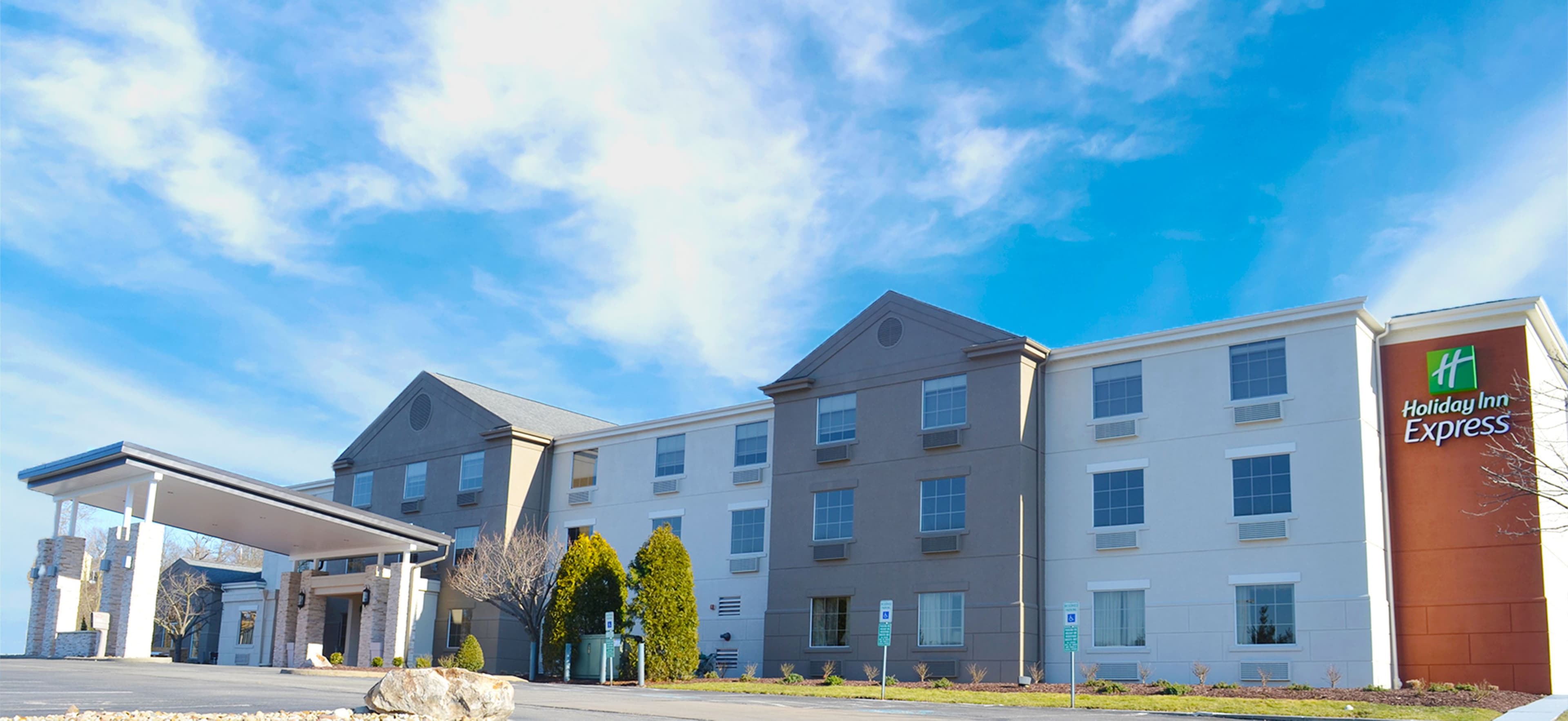Holiday Inn Express Pittsburgh-Bridgeville - Image 1