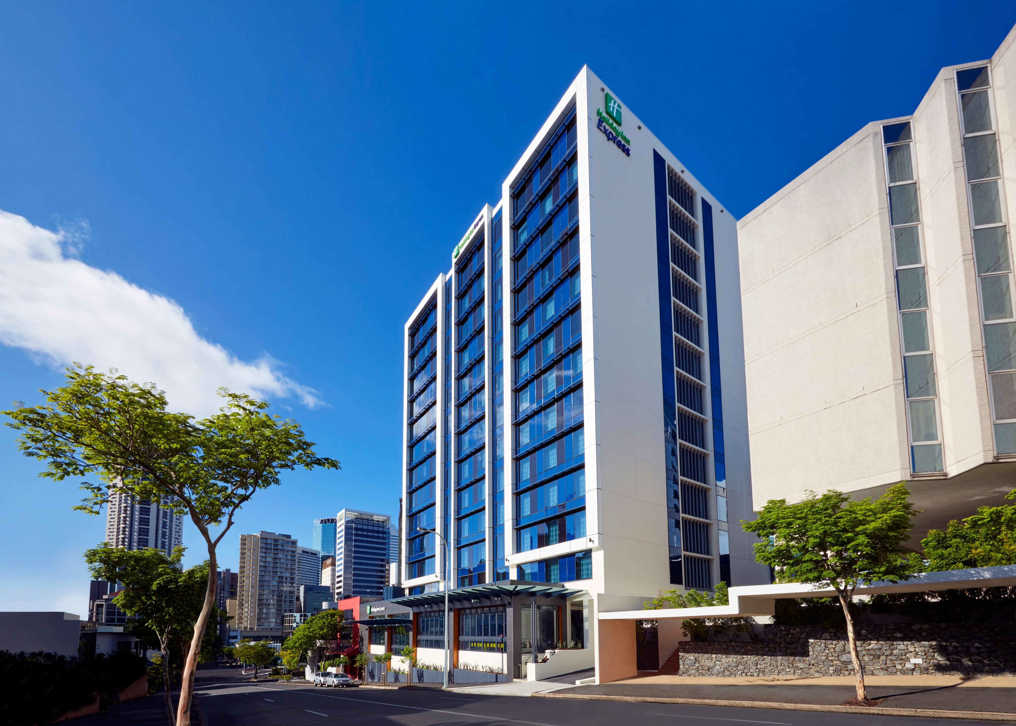 Holiday Inn Express Brisbane Central - Image 1